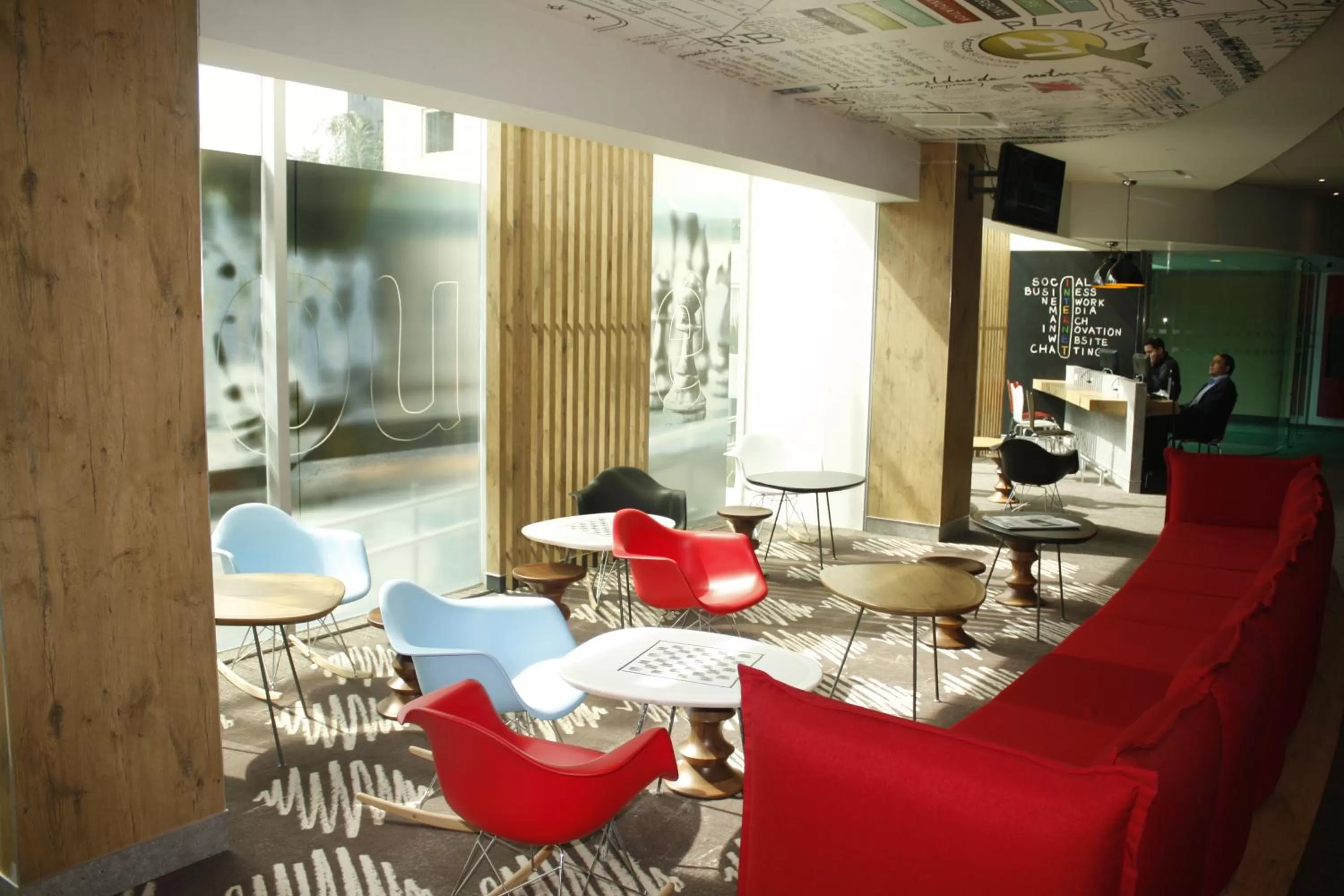 Lounge or bar in Ibis Guadalajara Expo