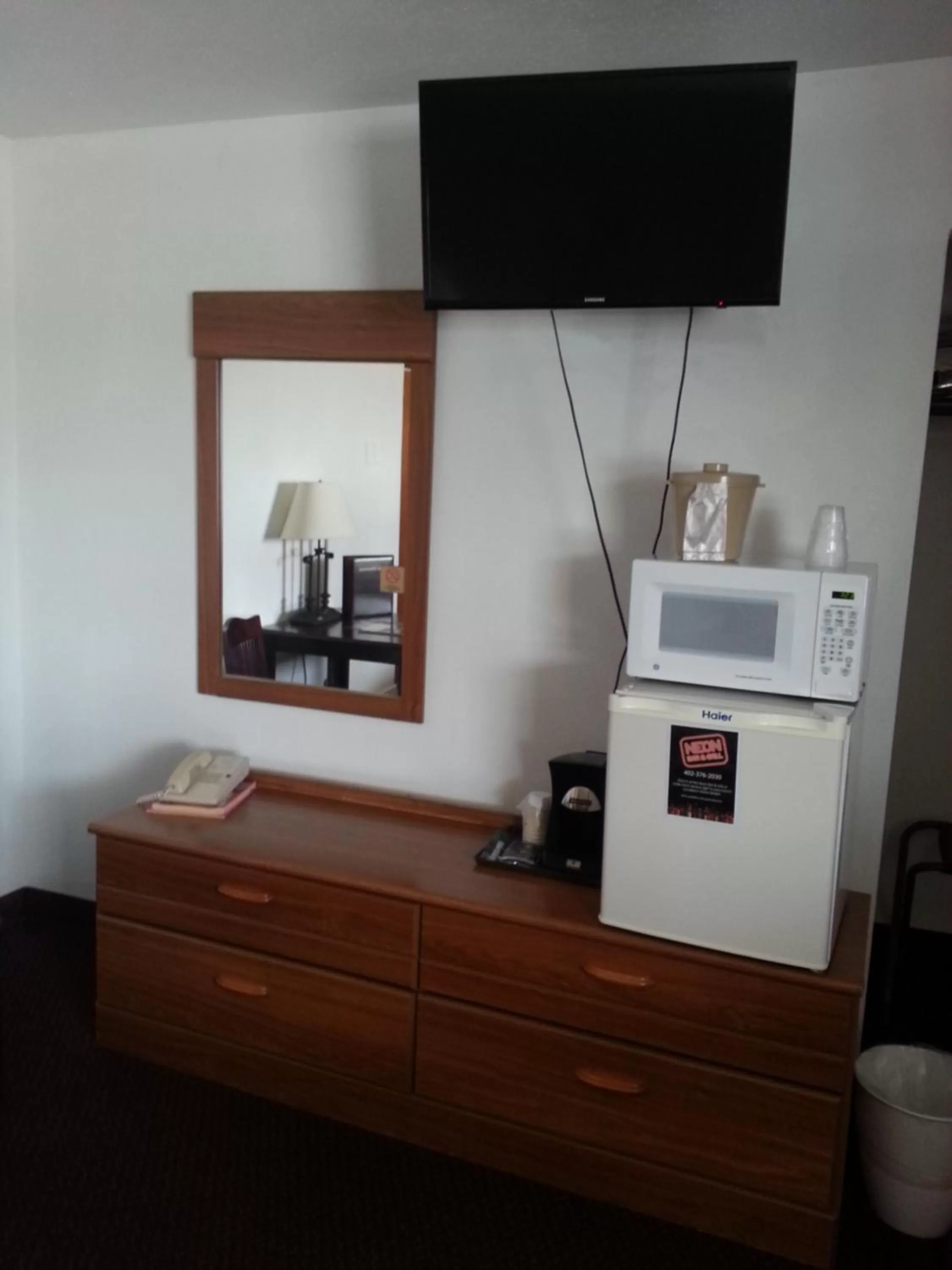 TV and multimedia in Raine Motel