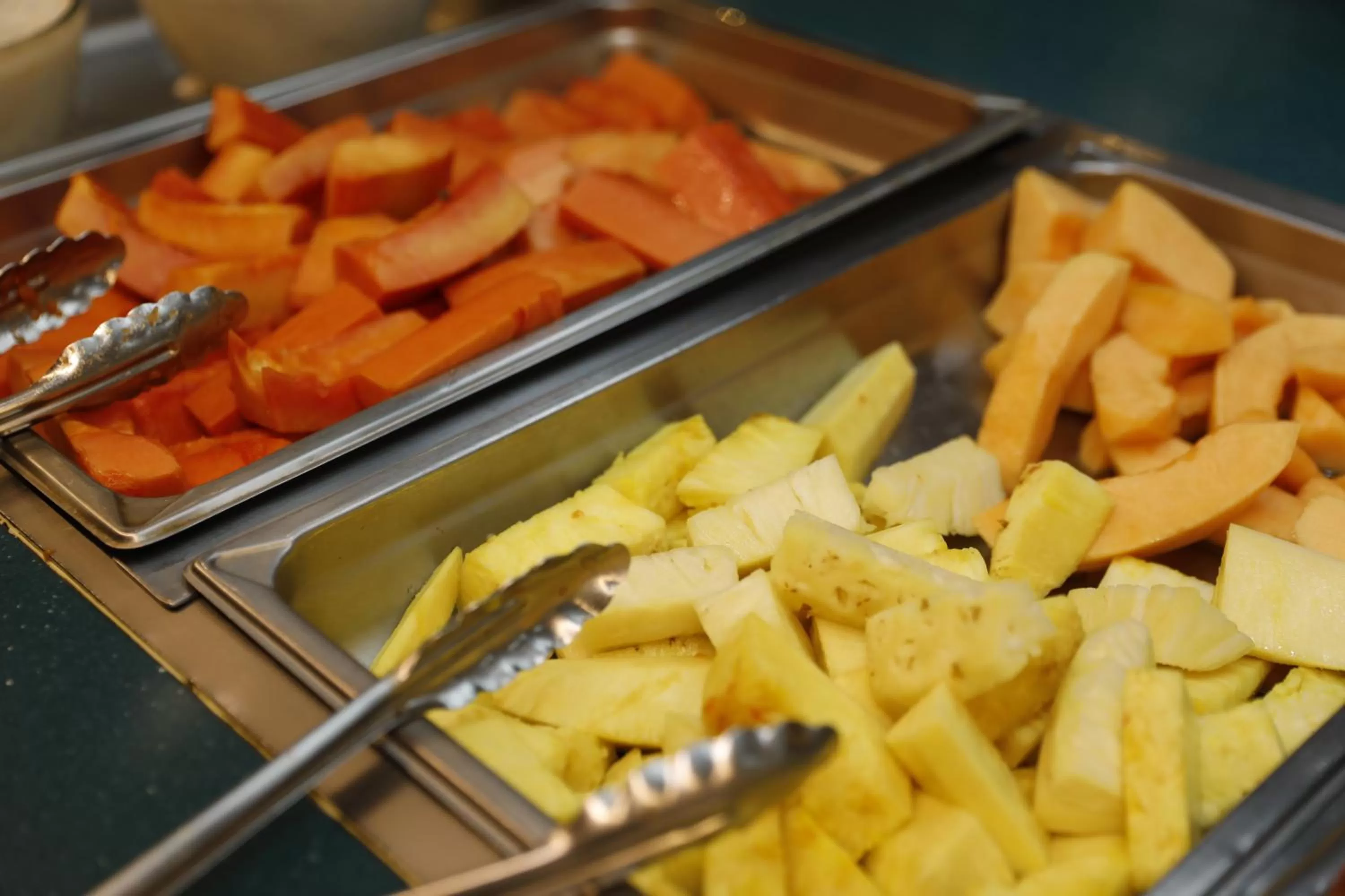 Food and drinks in Country Plaza