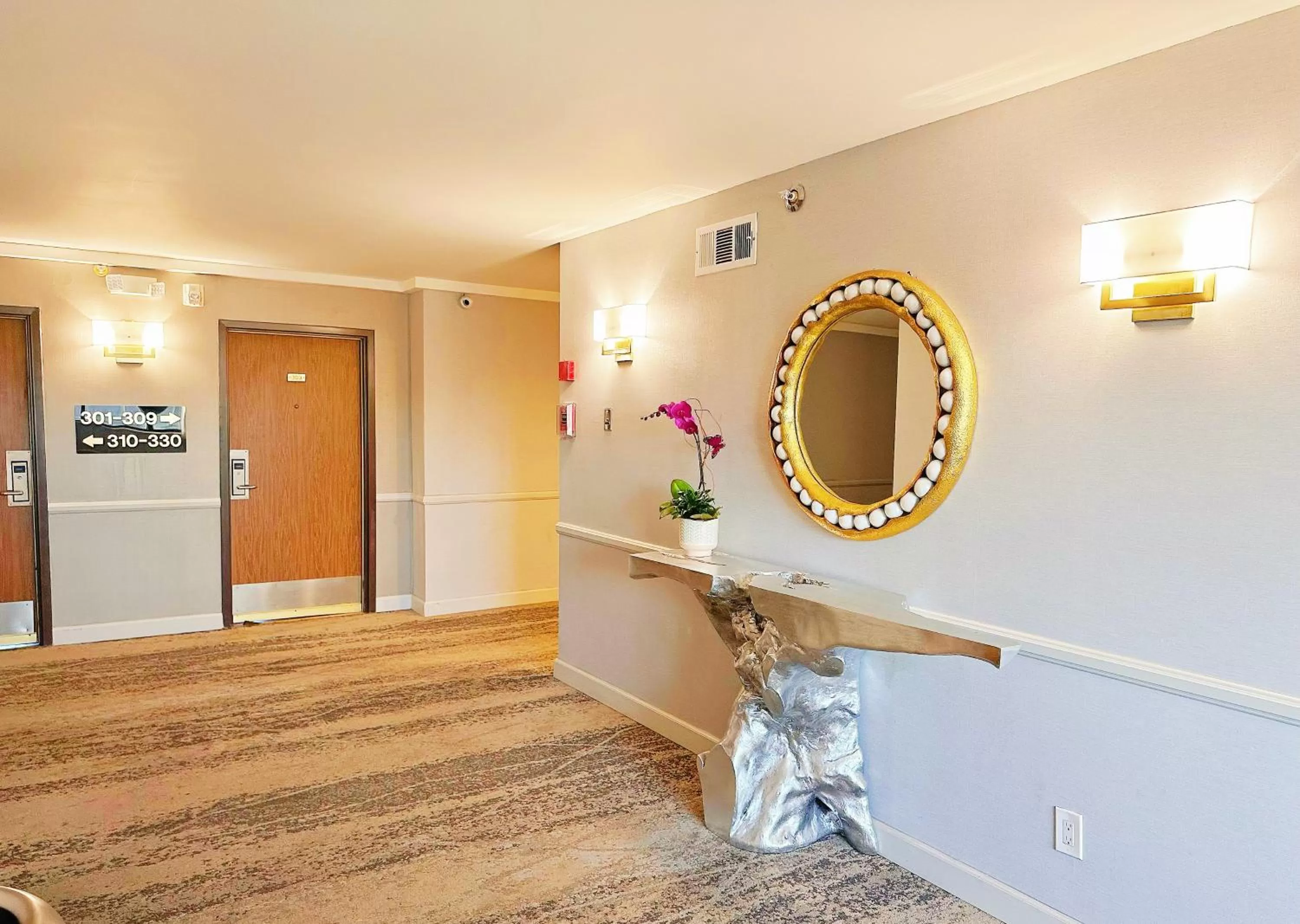 Area and facilities in Lincoln Hotel Monterey Park Los Angeles