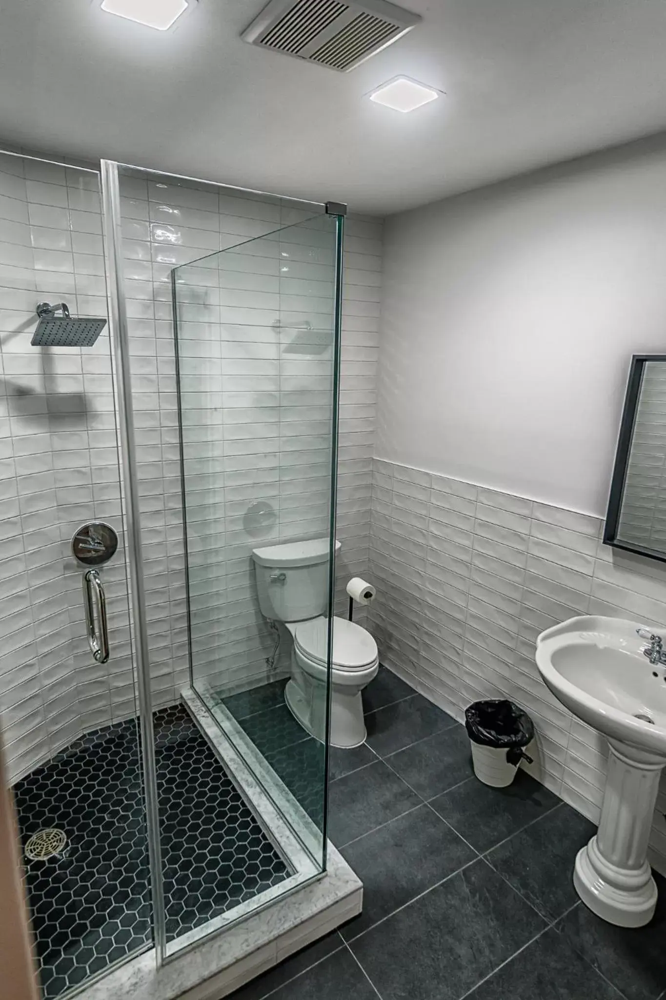 Shower, Bathroom in NY Moore Hostel