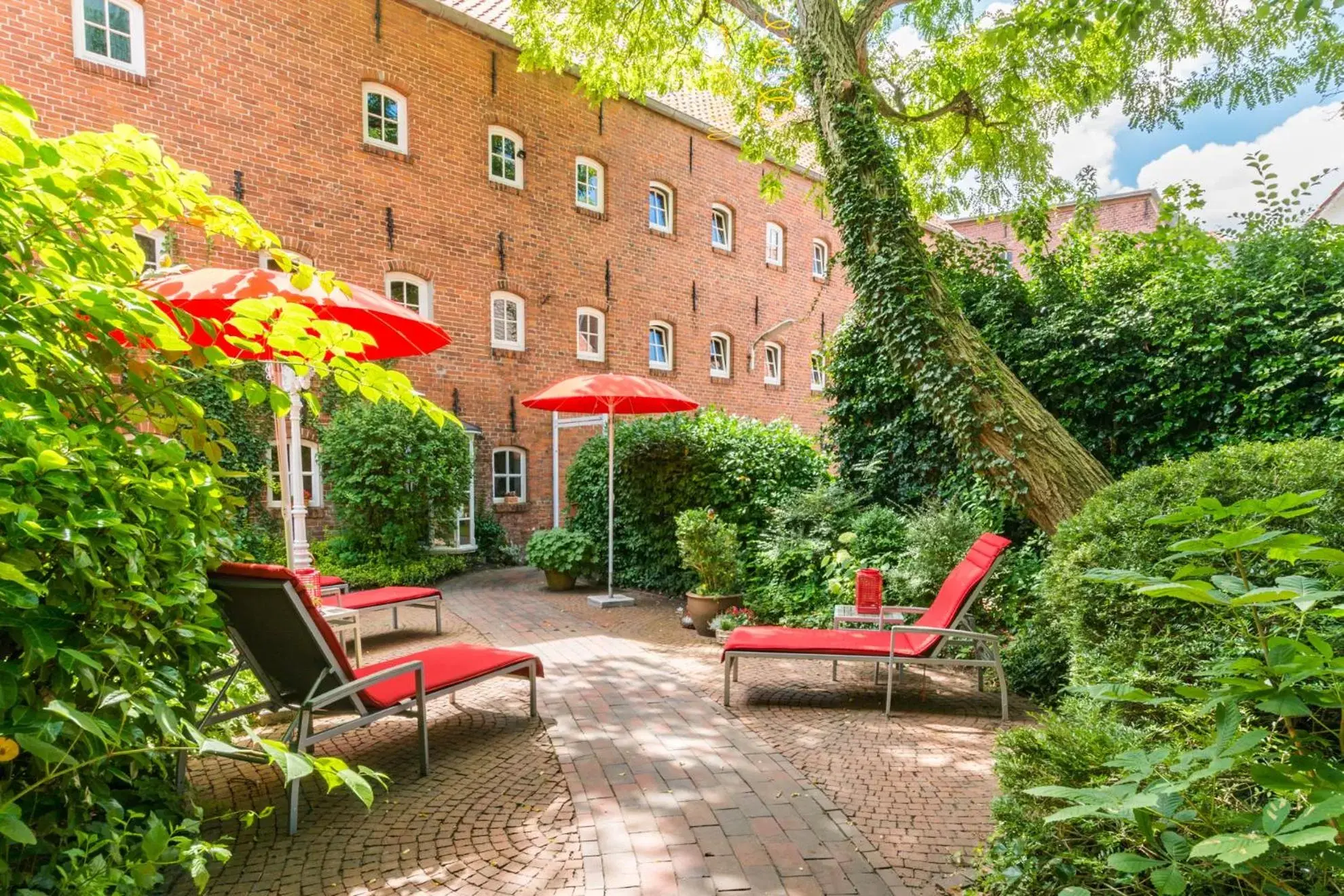 Property building in Romantik Hotel Reichshof Property building in Romantik Hotel Reichshof