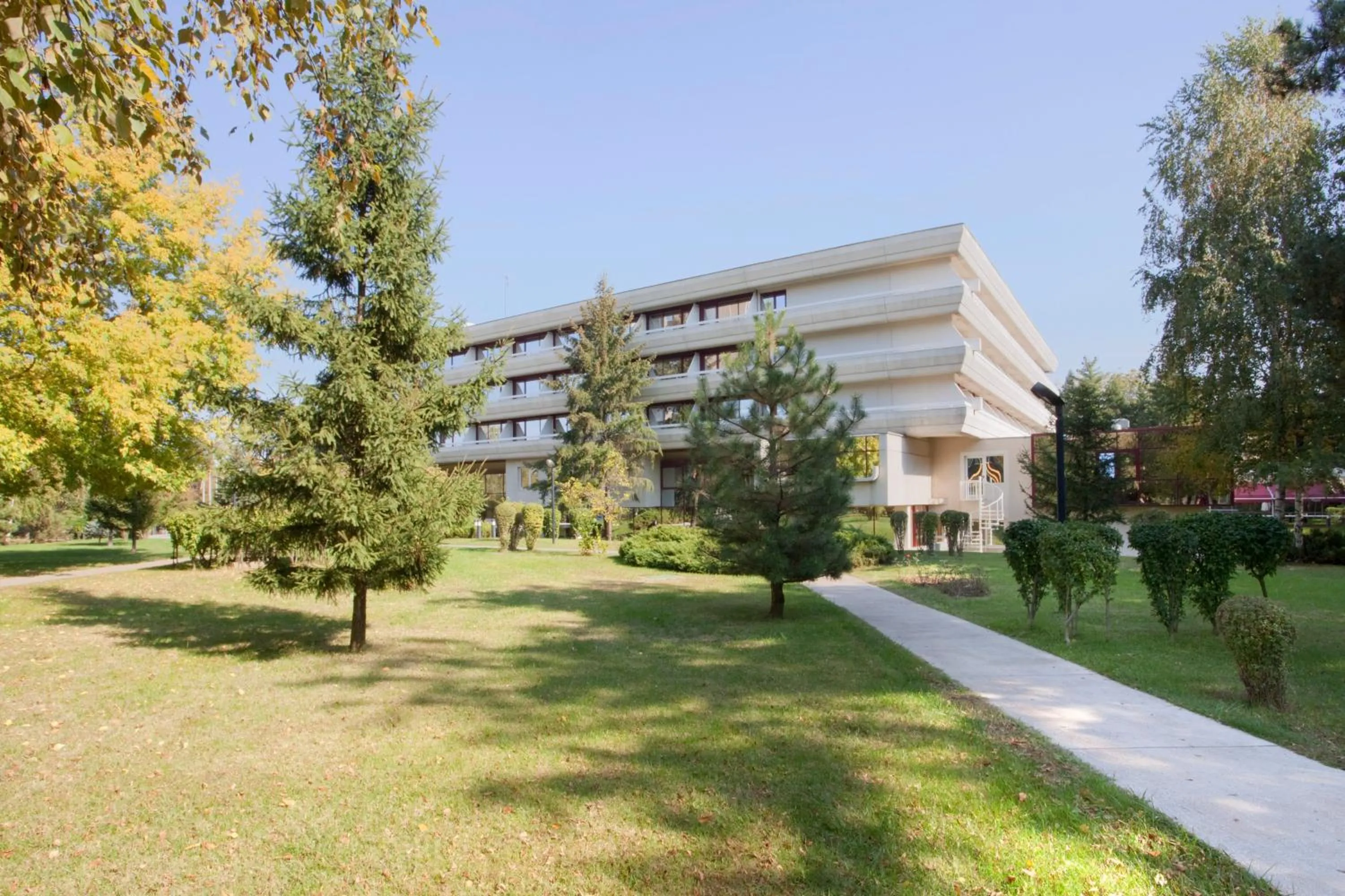 Facade/entrance in Crowne Plaza Bucharest by IHG