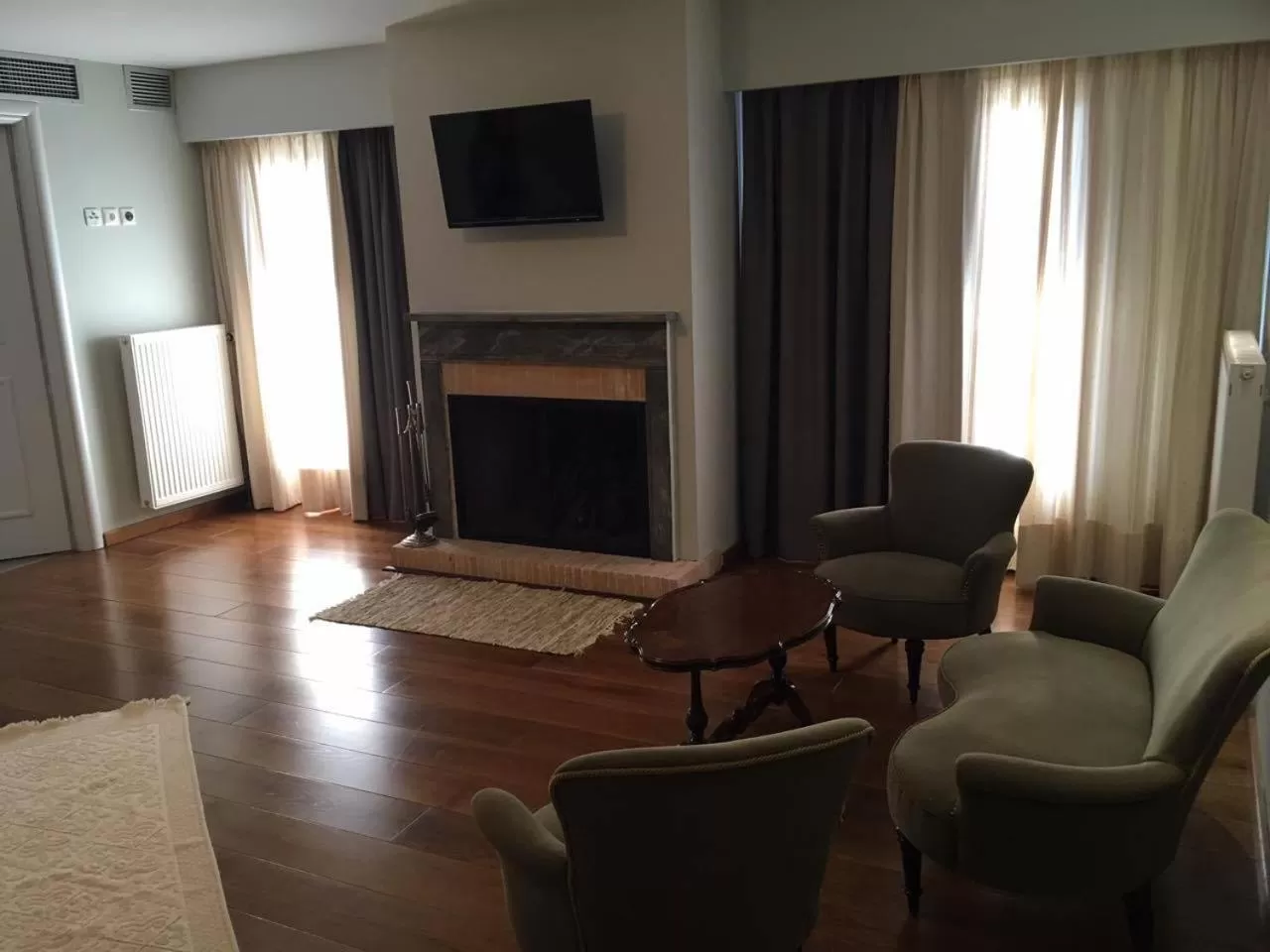 Photo of the whole room in Ellinon Thea Arachova