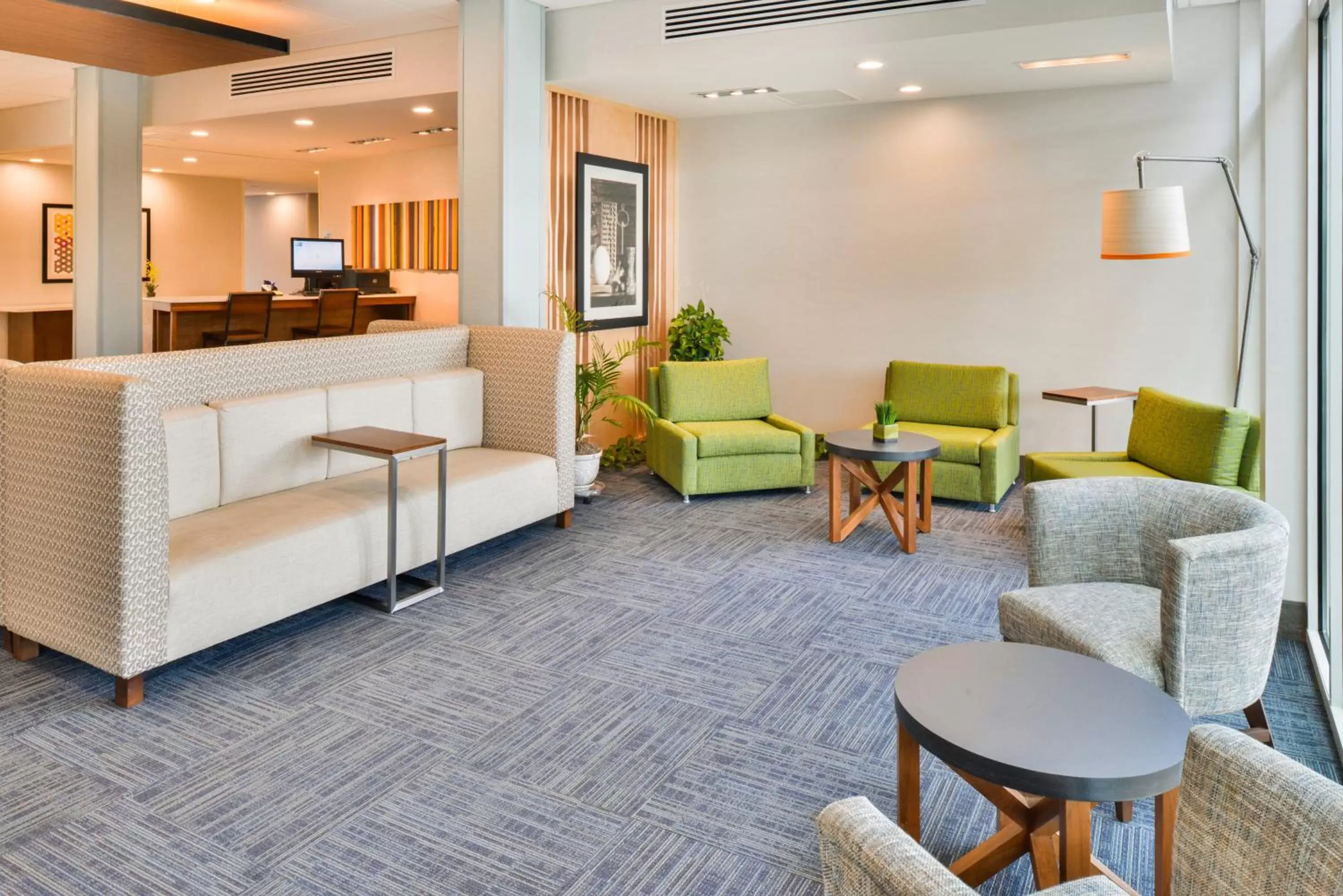 Property building, Lobby/Reception in Holiday Inn Express & Suites Salem, an IHG Hotel