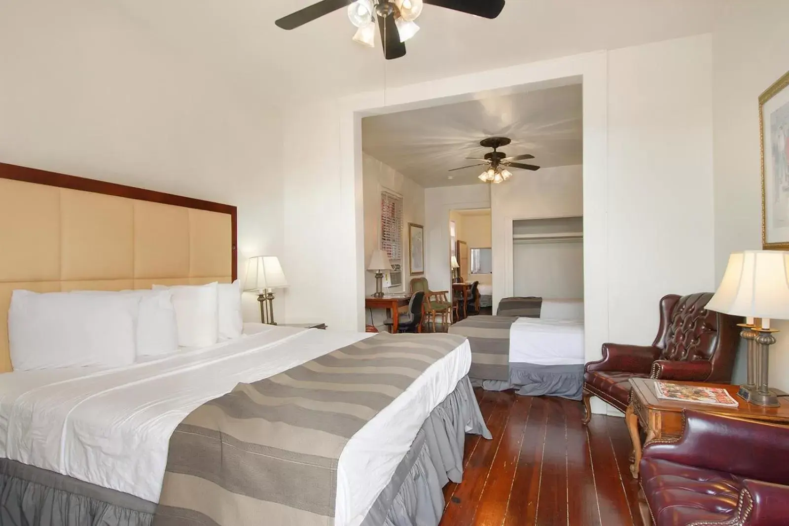 Deluxe Family Room in Olde Town Inn New Orleans Deluxe Family Room in Olde Town Inn New Orleans