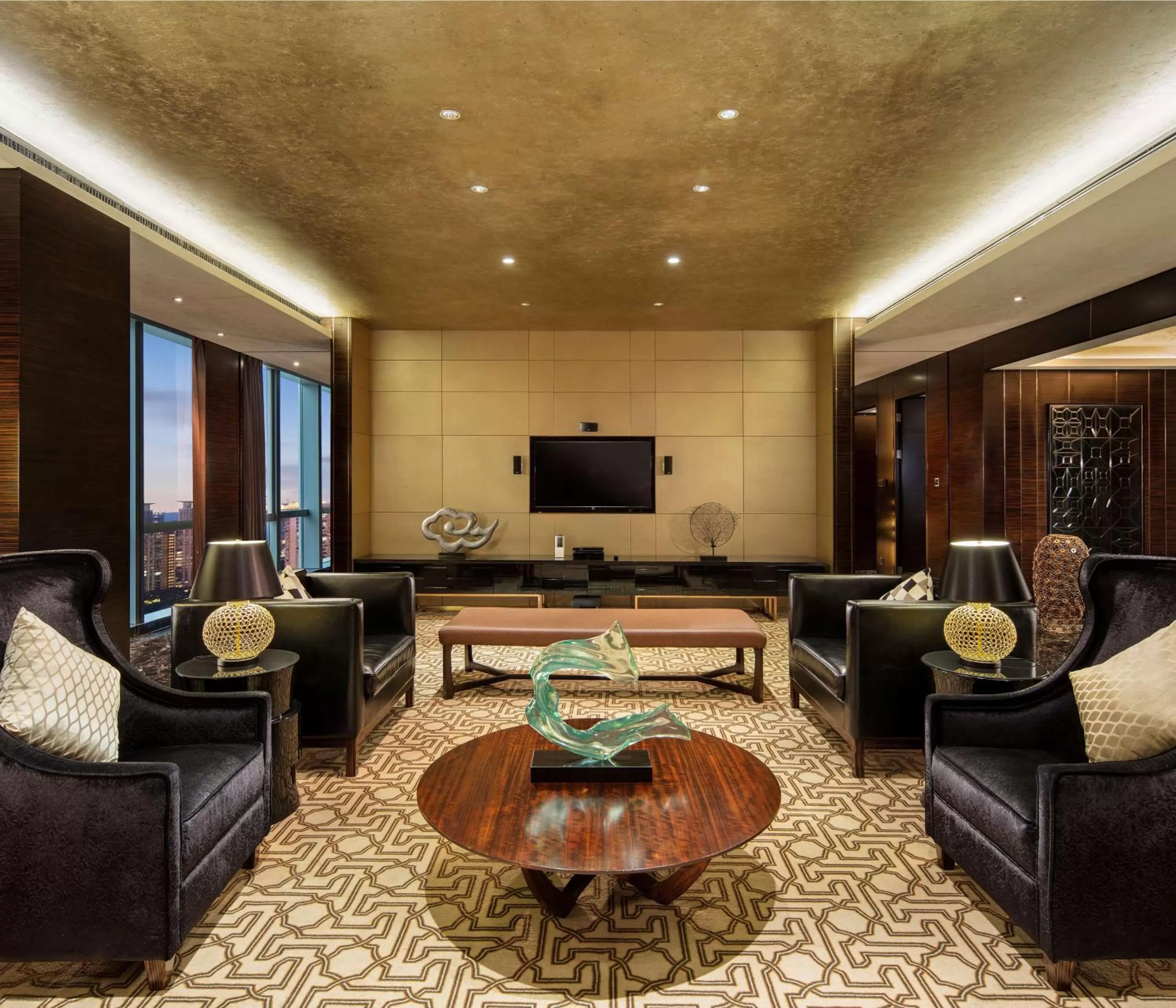 Bed in Hilton Shenzhen Futian, Metro Station at Hotel Front Door, Close to Futian Convention & Exhibition Center