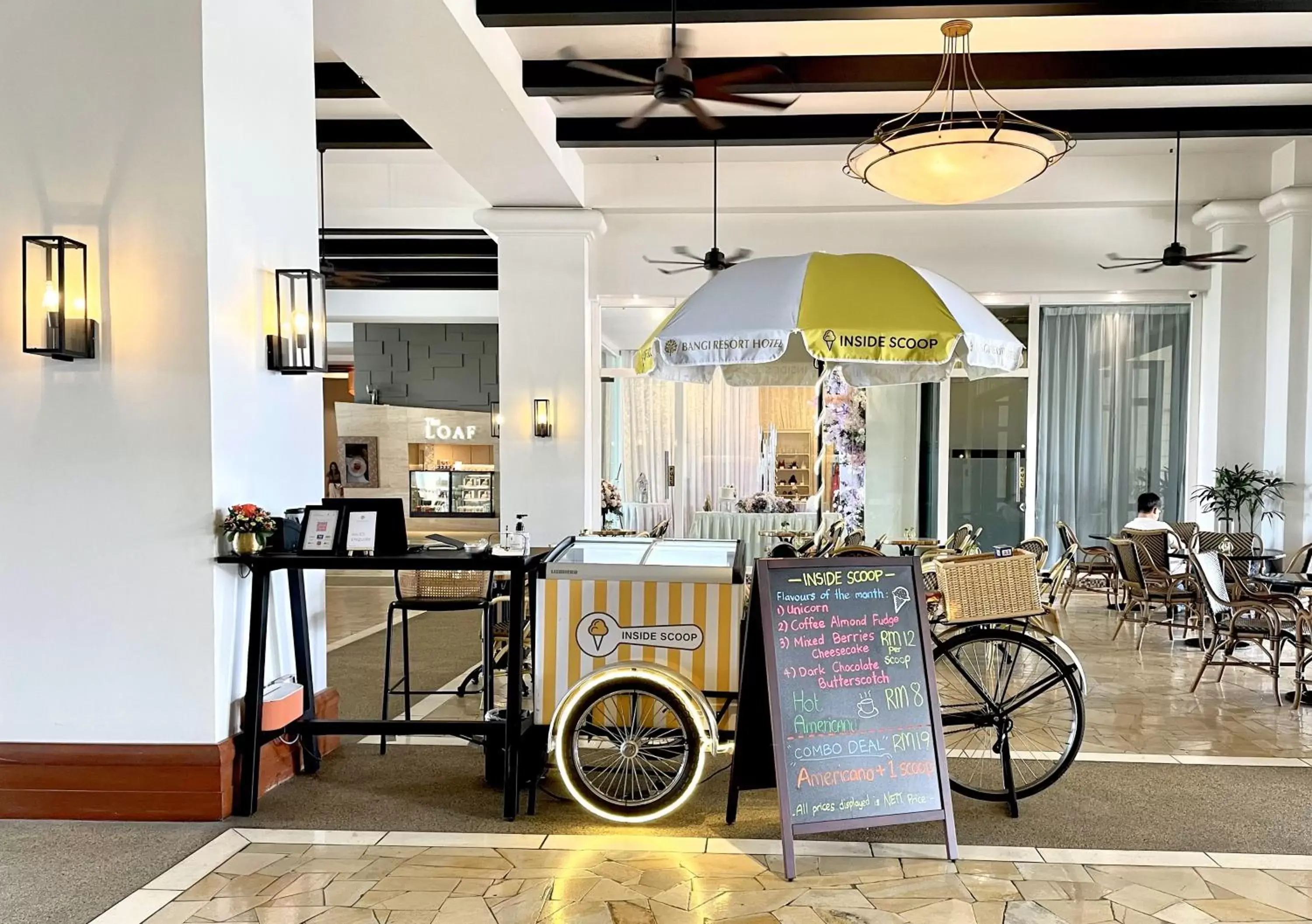 Restaurant/places to eat in Bangi Resort Hotel