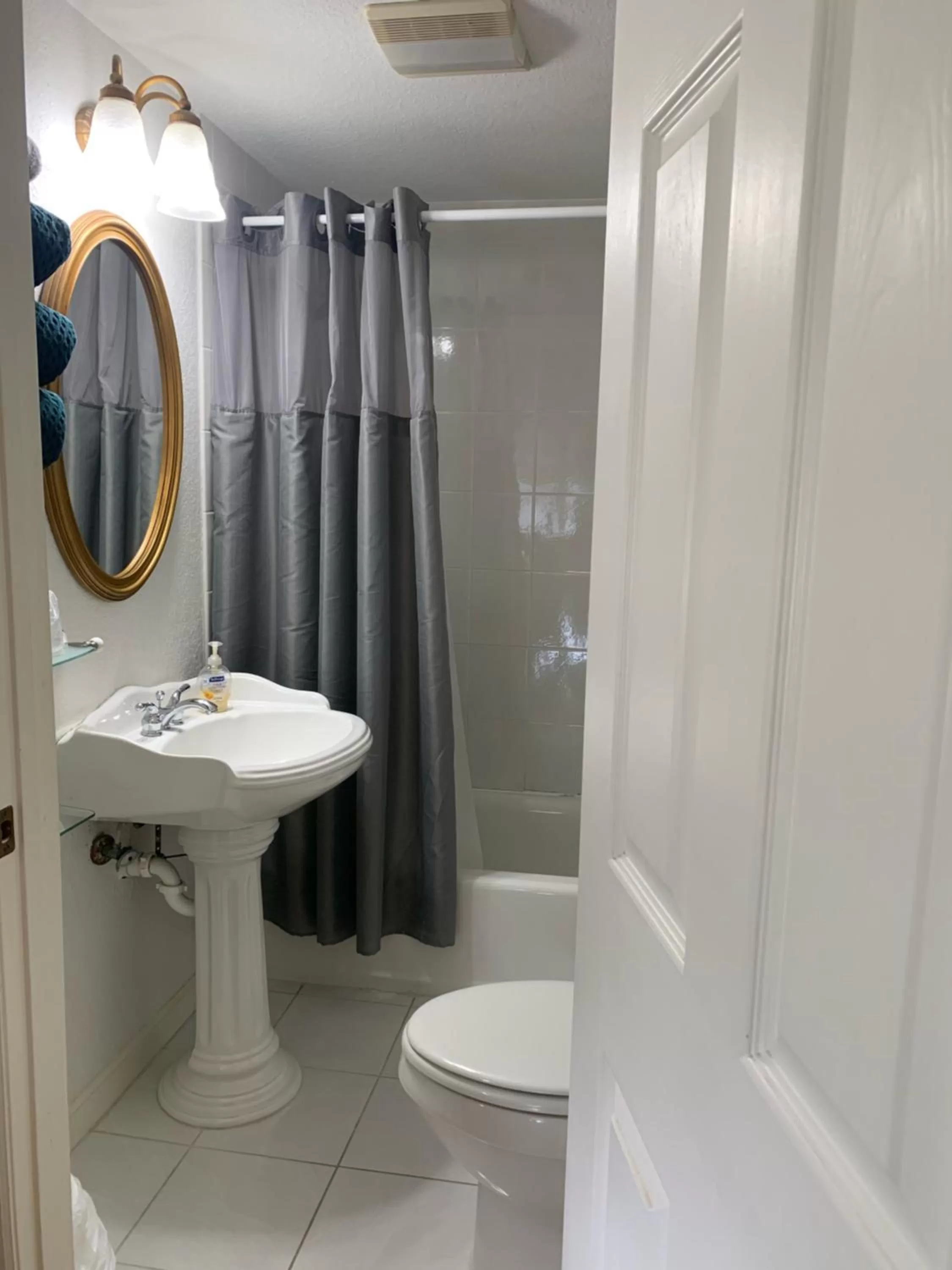 Bathroom in Nature Coast Inn & Cottages