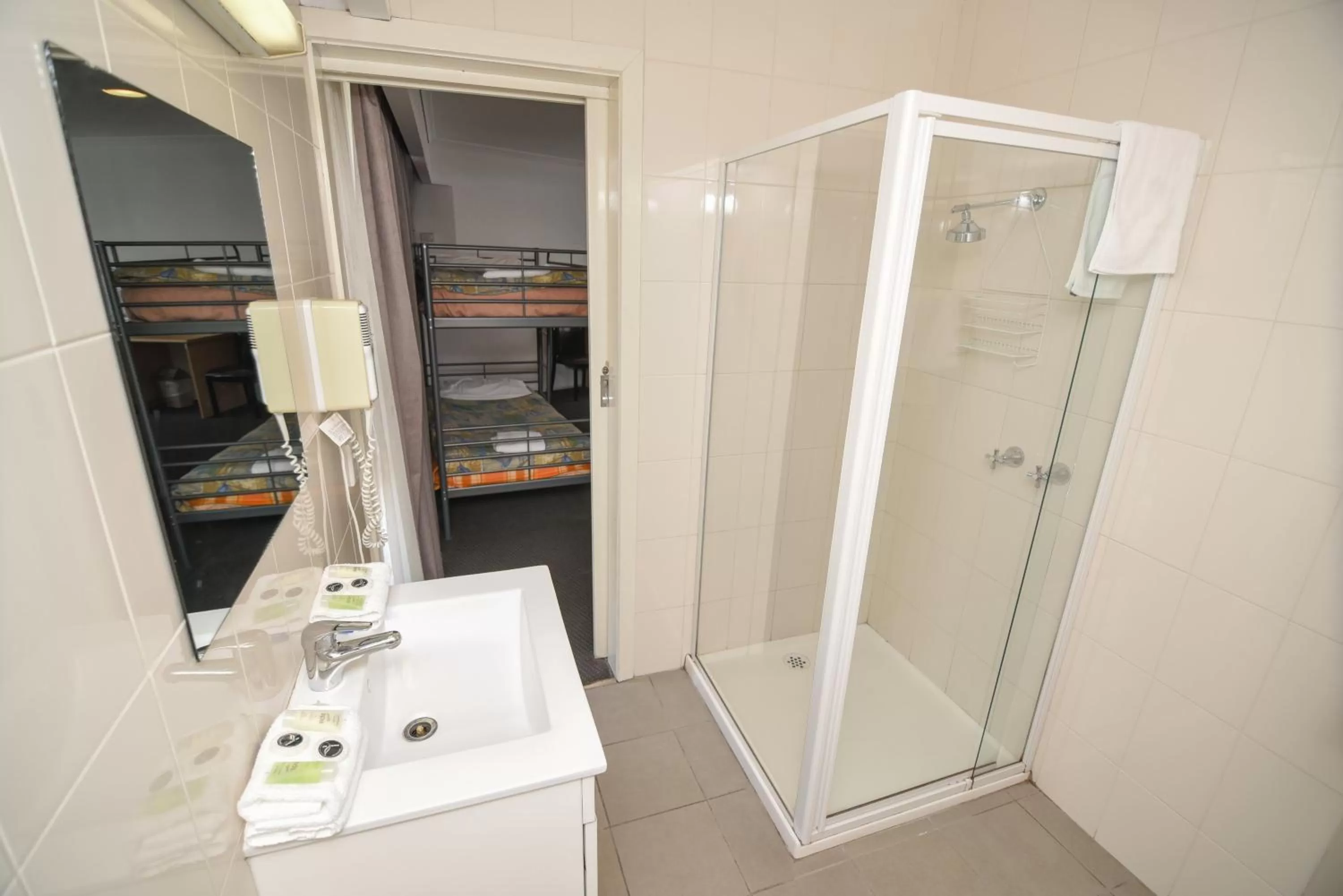 Shower in Dandenong Motel