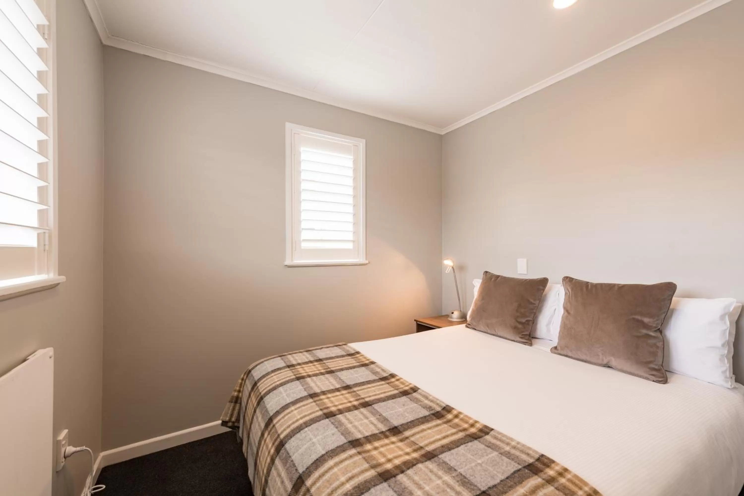 Bed in Suncourt Hotel & Conference Centre