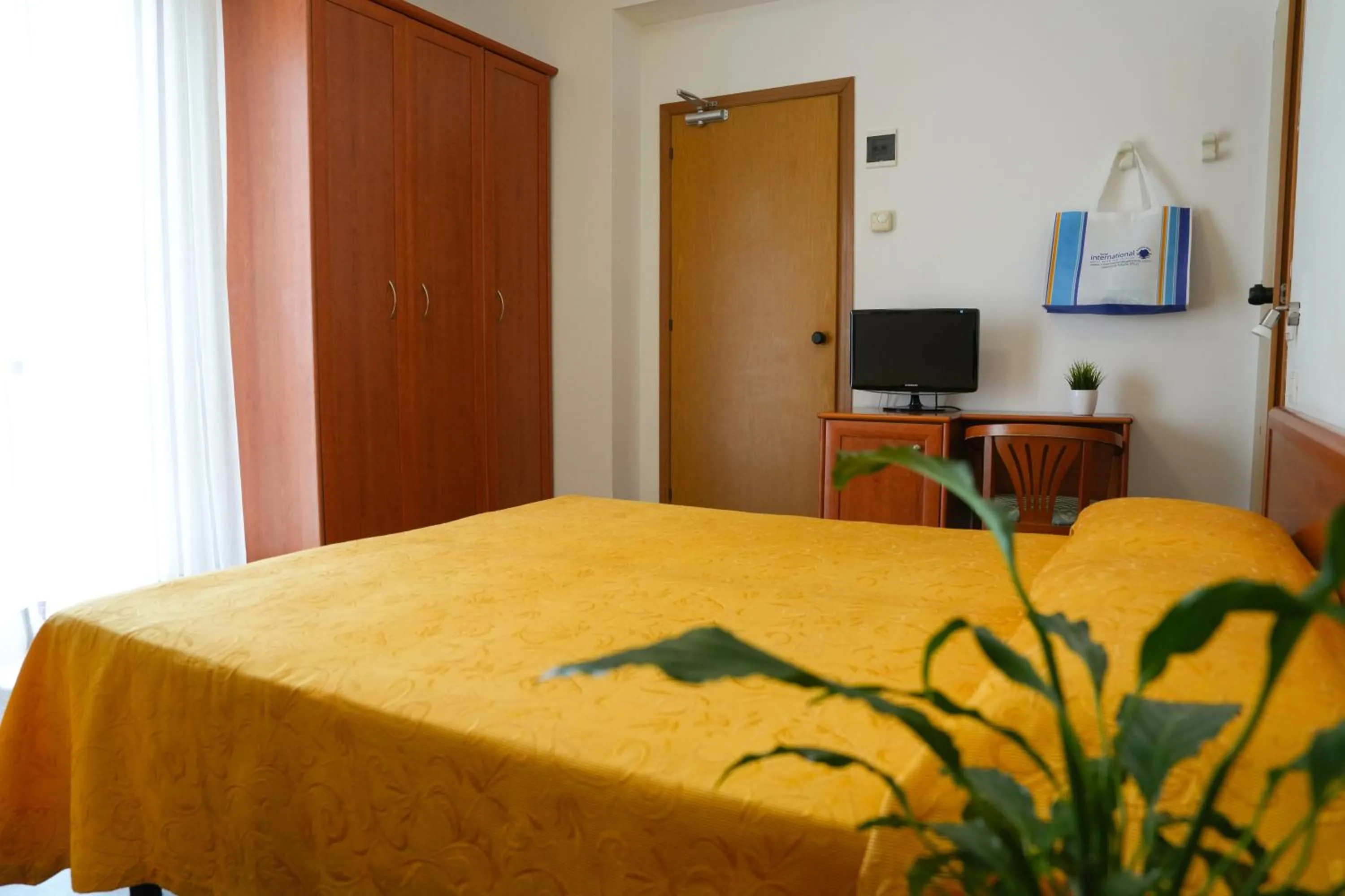 Bedroom, Bed in Hotel International