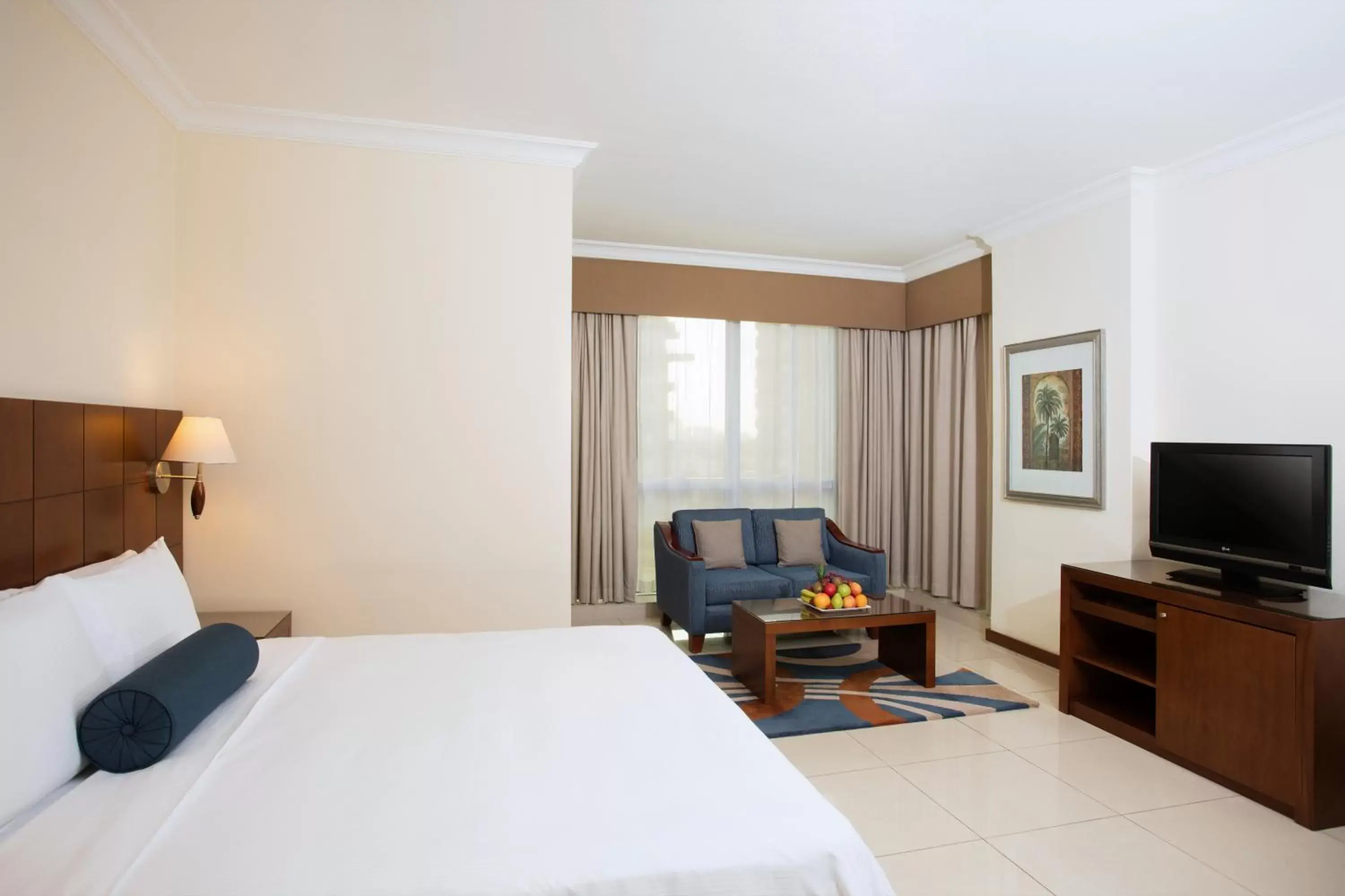 Bedroom, TV/Entertainment Center in Al Rawda Arjaan by Rotana, Abu Dhabi