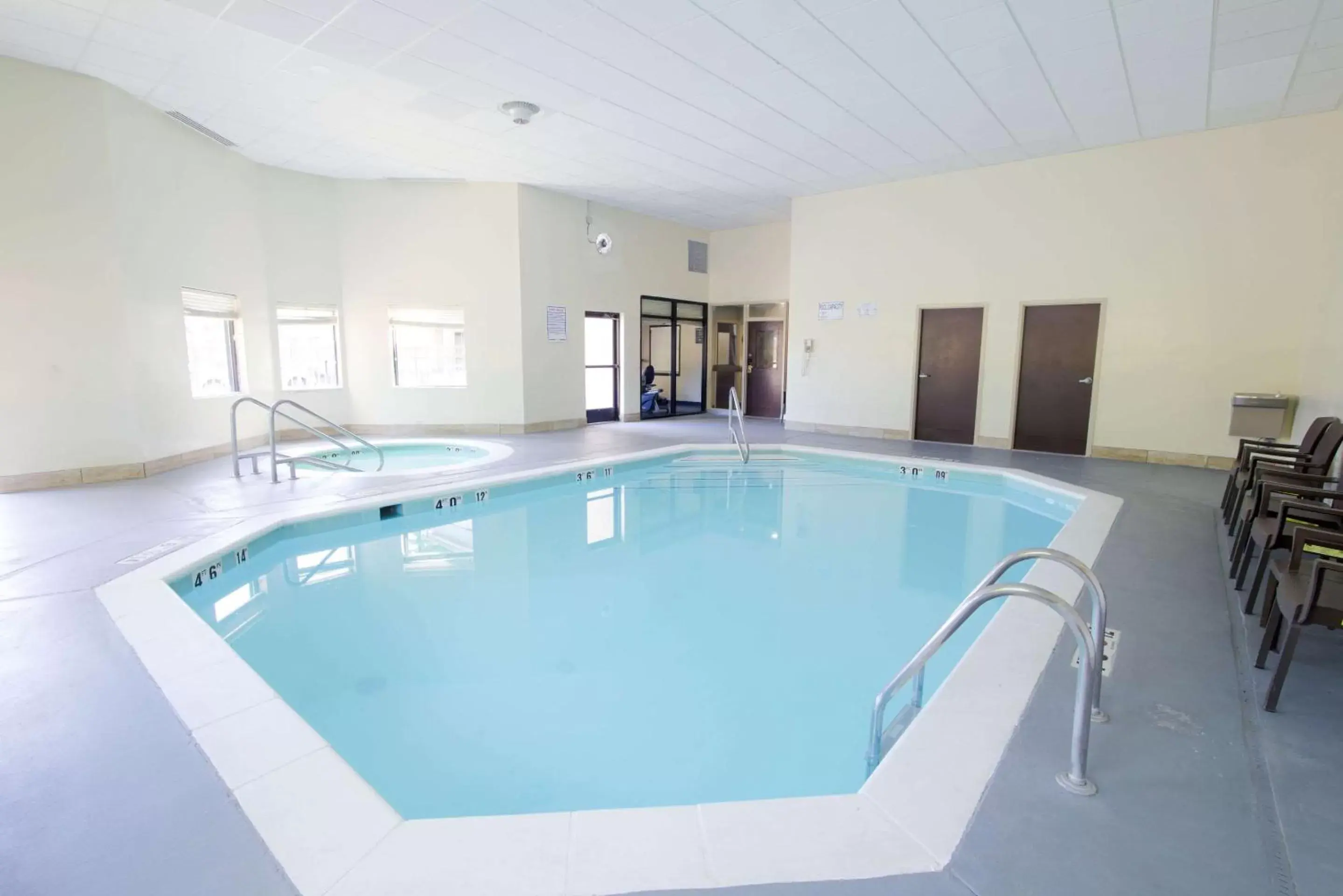 On site, Swimming Pool in Sleep Inn & Suites Chesapeake - Portsmouth