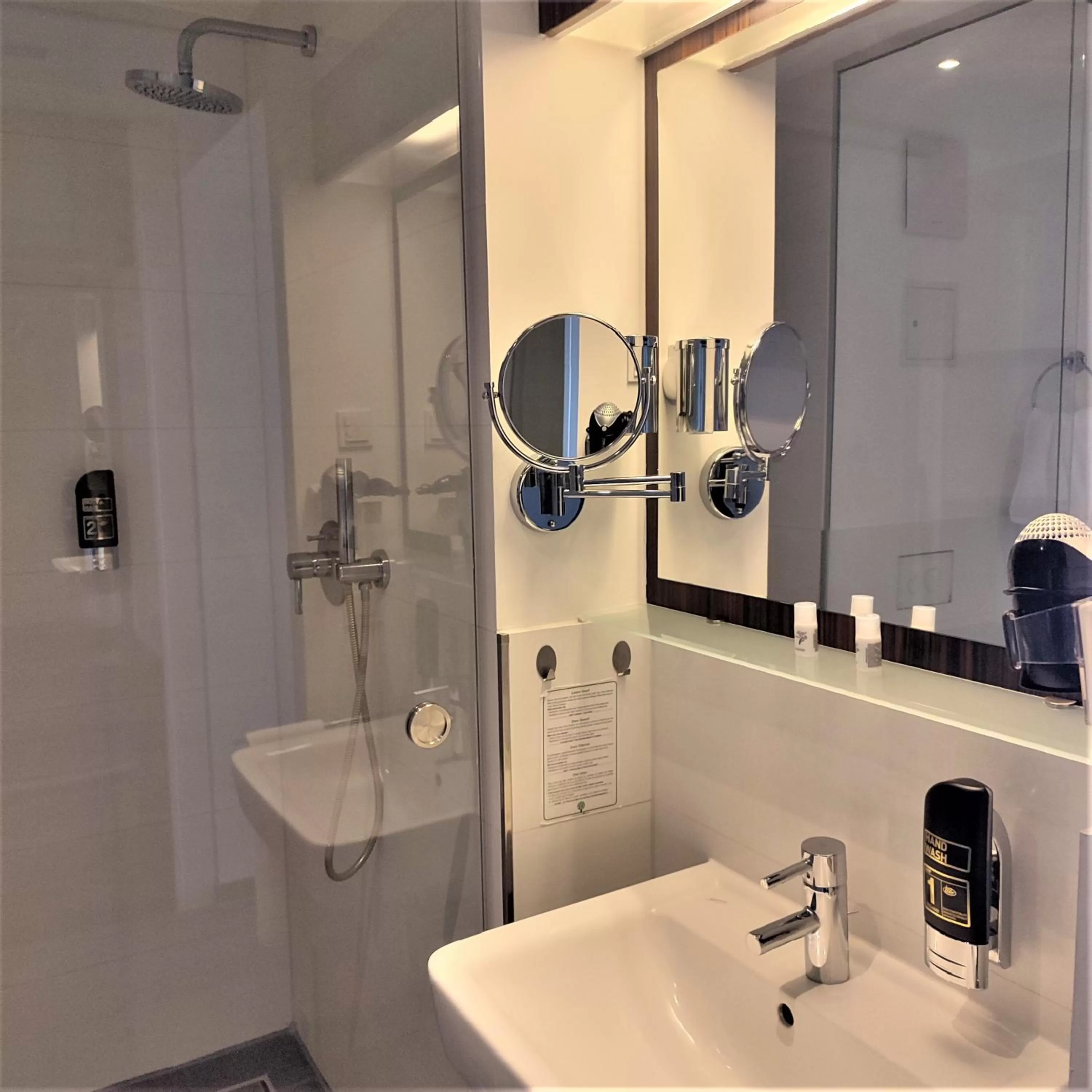 Bathroom in Strandhotel Dranske