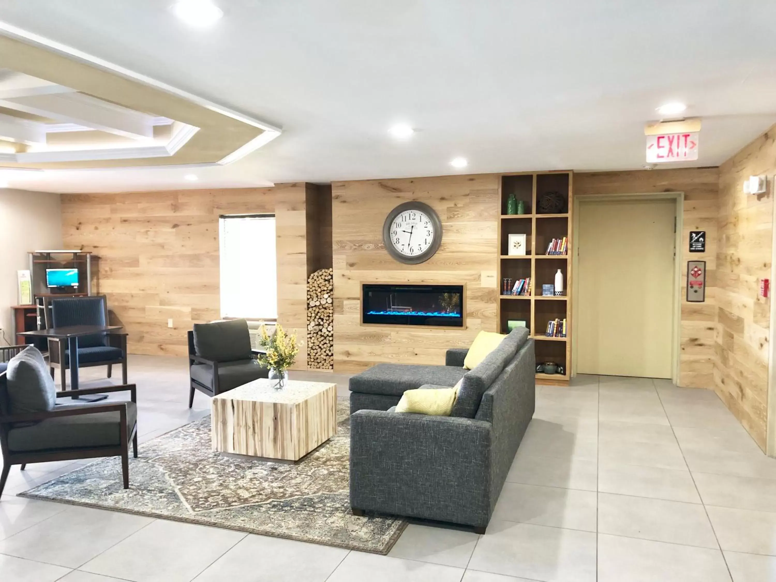 Lobby/Reception in Country Inn & Suites by Radisson, Greenville, NC