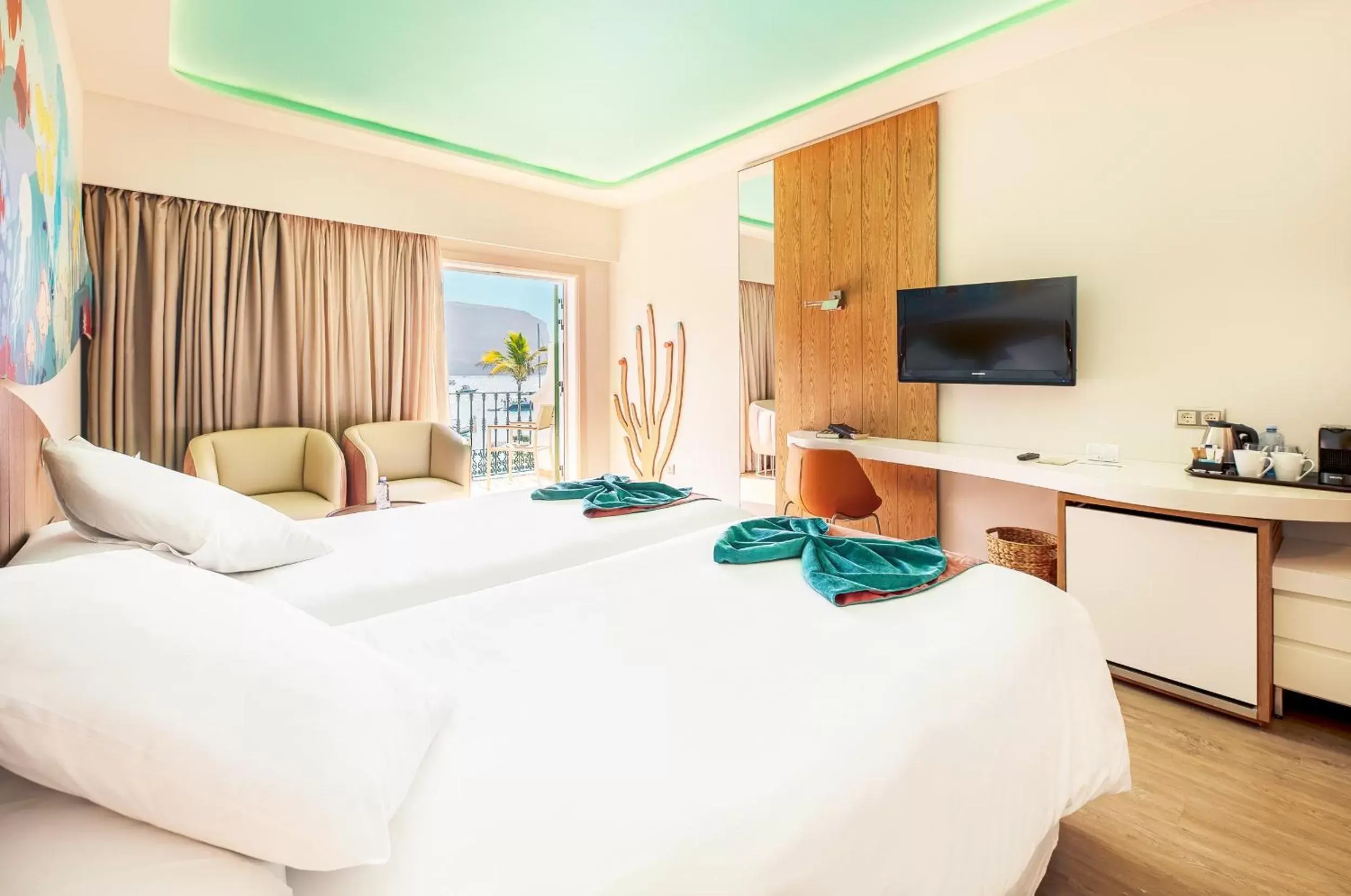 Photo of the whole room, Bed in Hotel LIVVO Puerto de Mogán