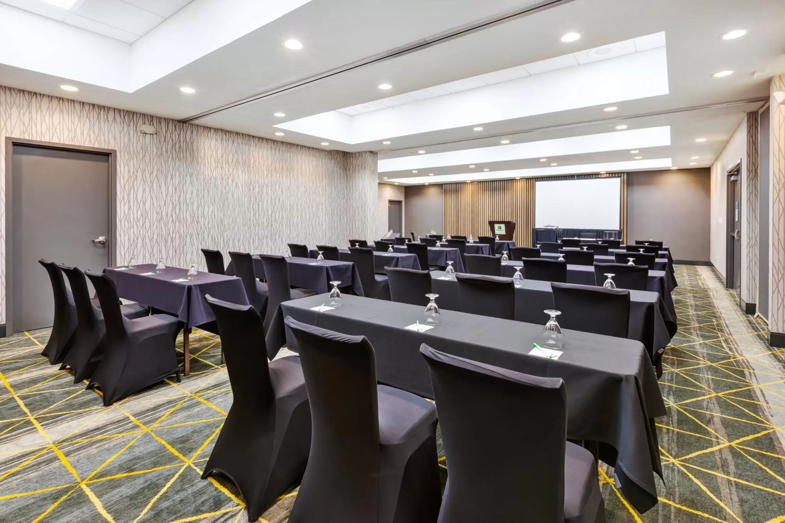 Meeting/conference room in Holiday Inn Grand Rapids Downtown, an IHG Hotel