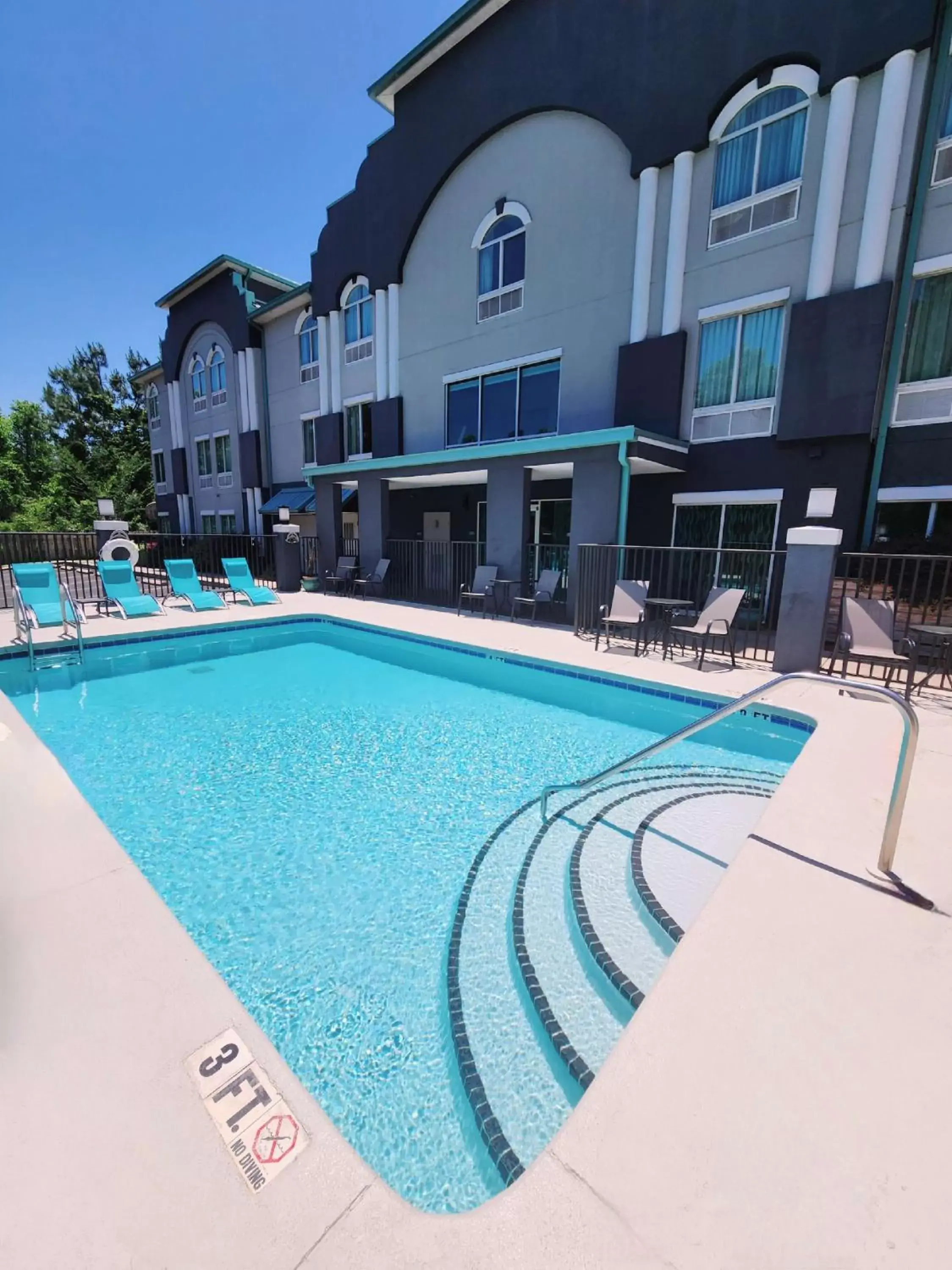 Pool view, Swimming Pool in Best Western Plus Blue Angel Inn