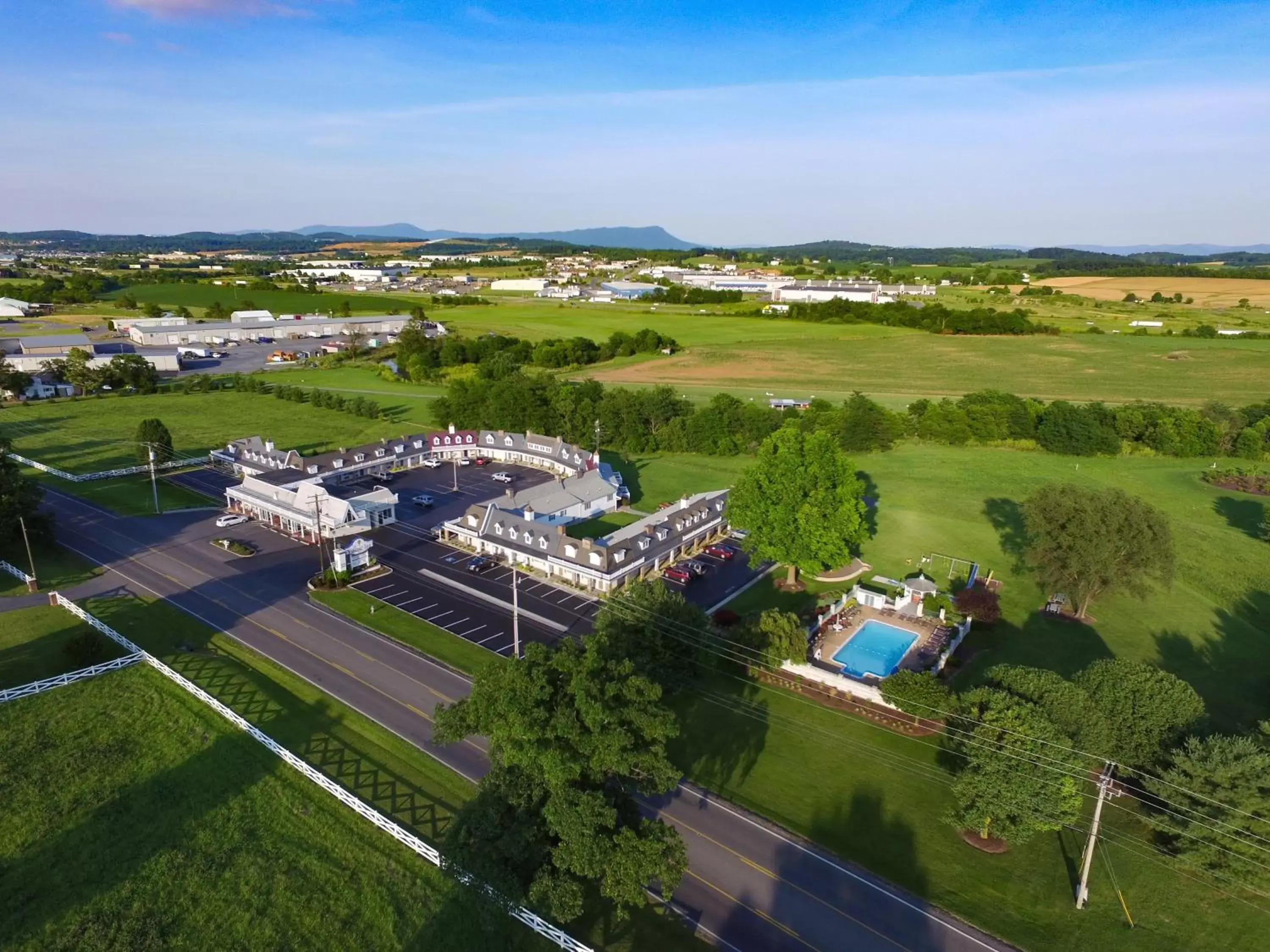 Bird's eye view, Bird's-eye View in The Village Inn