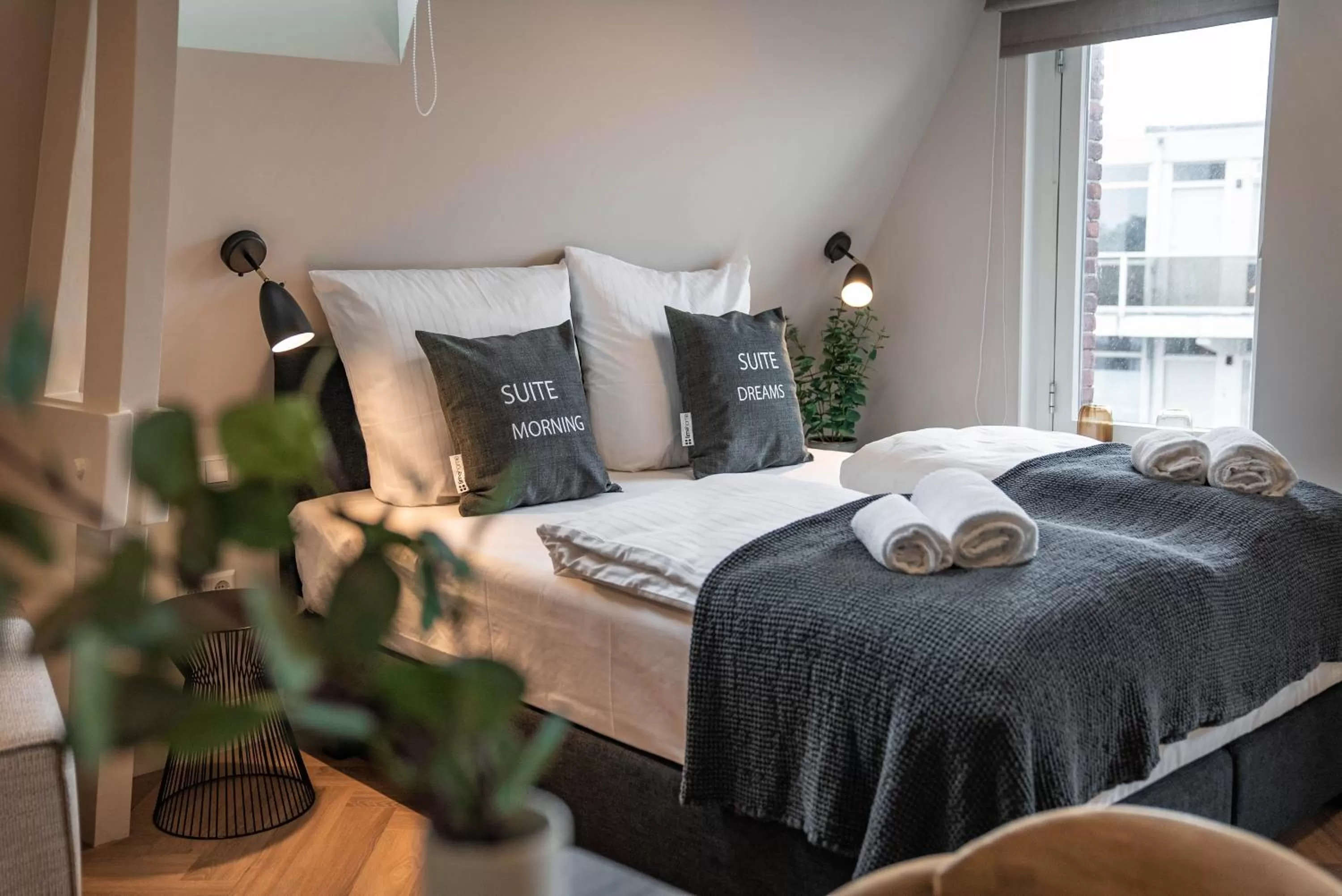 Bed in Limehome The Hague Keizerstraat