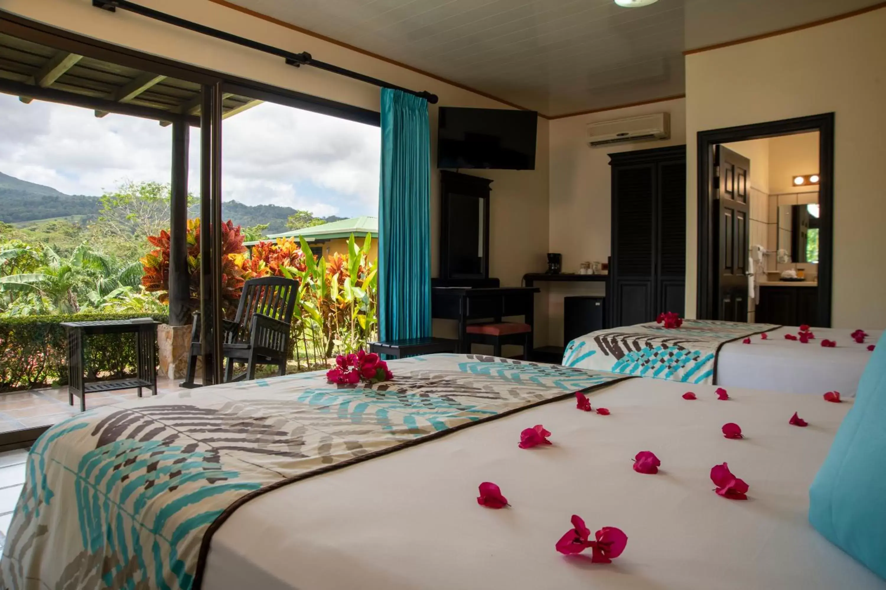 Bed in Arenal Manoa Resort & Hot Springs