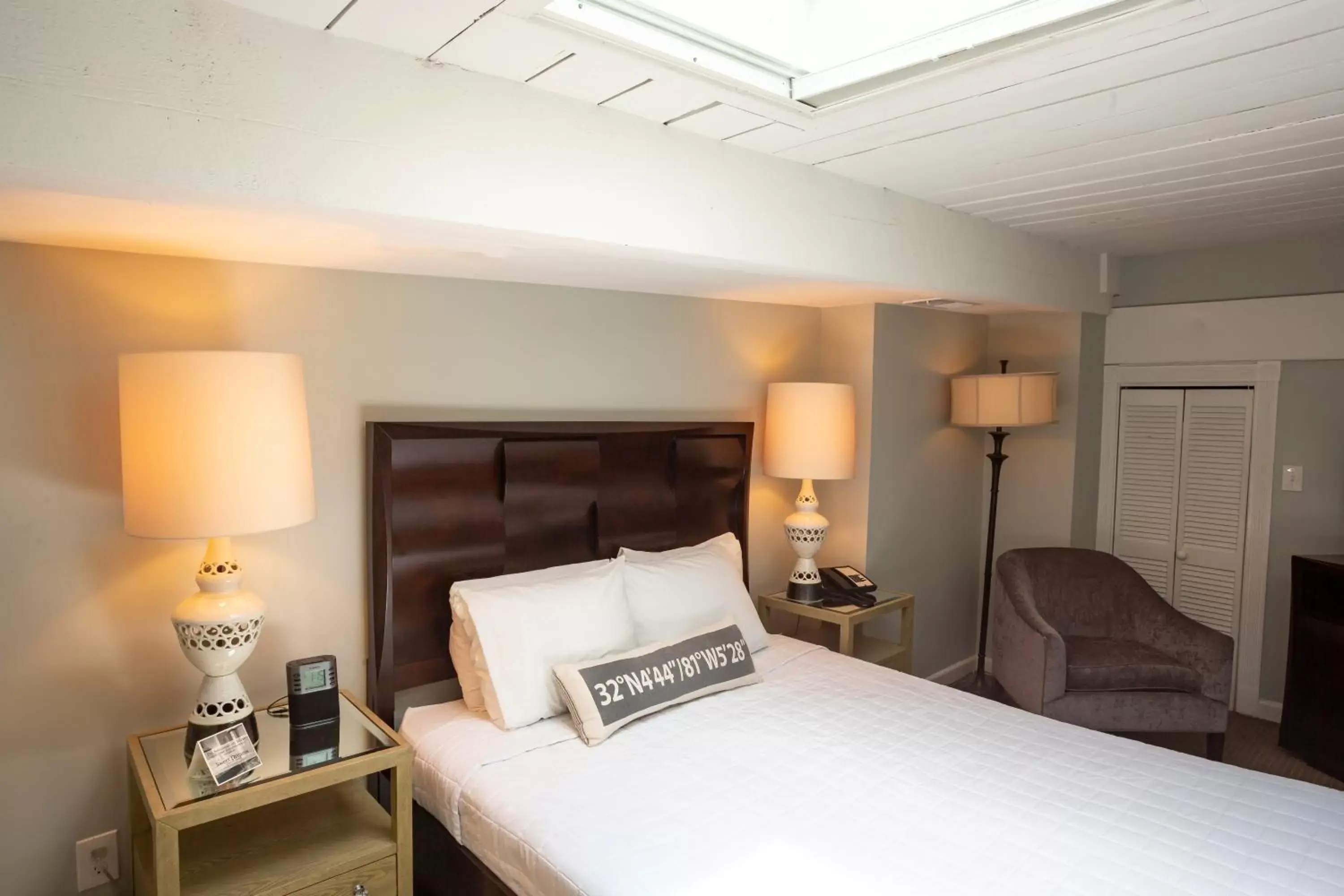 Bedroom, Bed in Olde Harbour Inn, Historic Inns of Savannah Collection