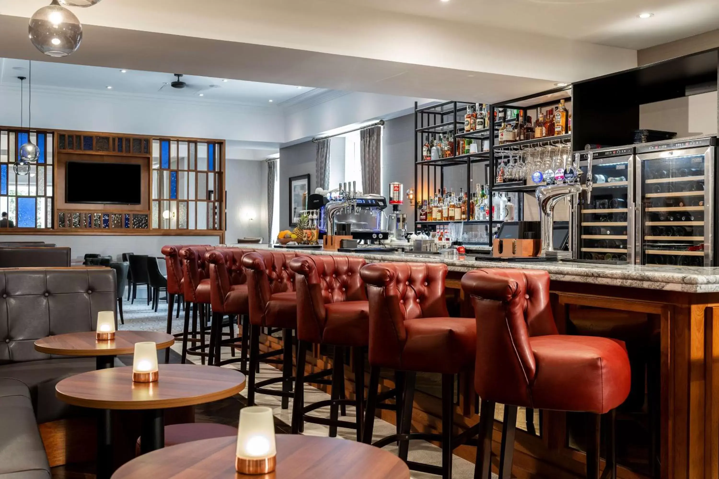 Lounge or bar in Ness Walk Lounge or bar in Ness Walk