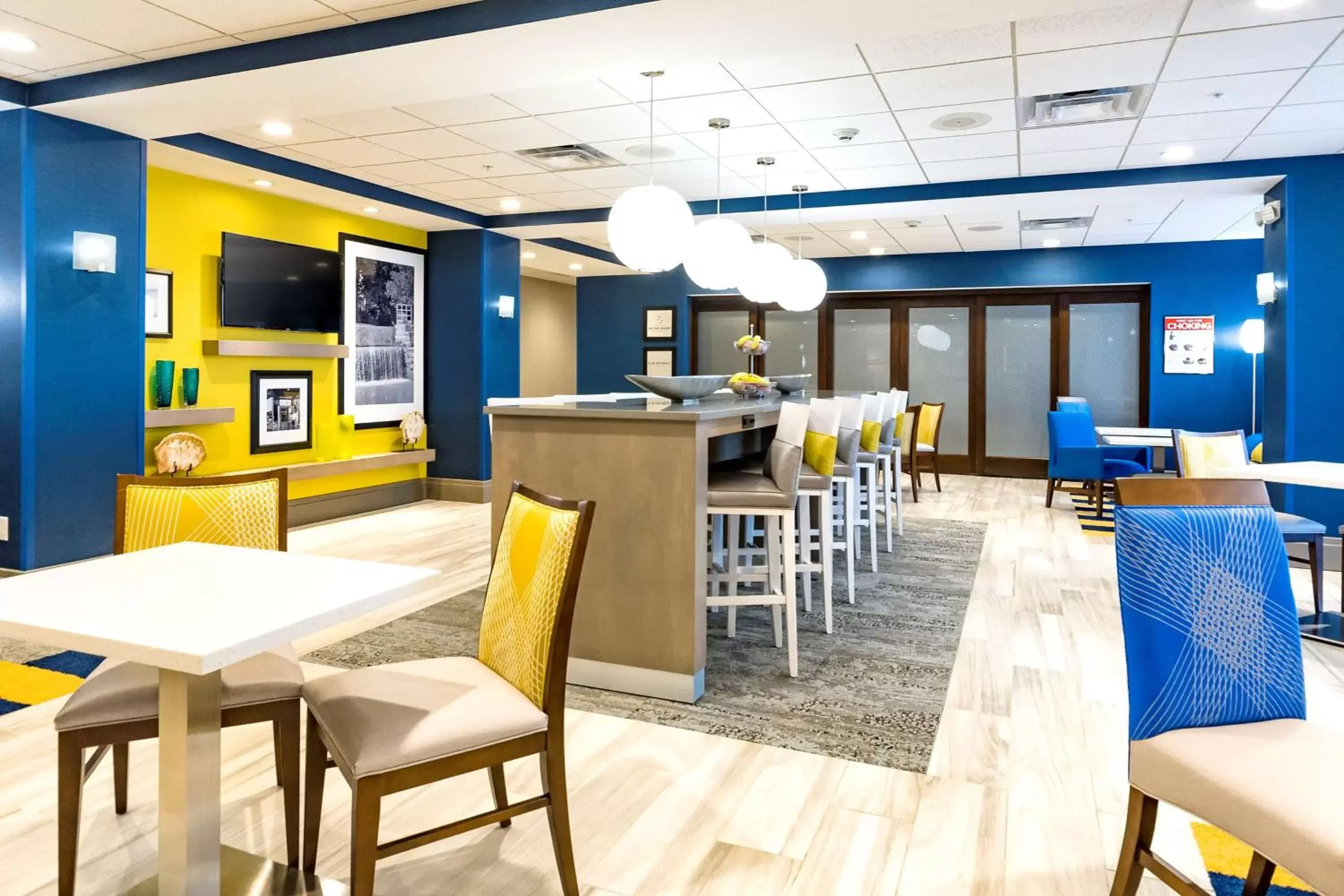 Lobby or reception, Restaurant/Places to Eat in Hampton Inn Lockport - Buffalo, NY