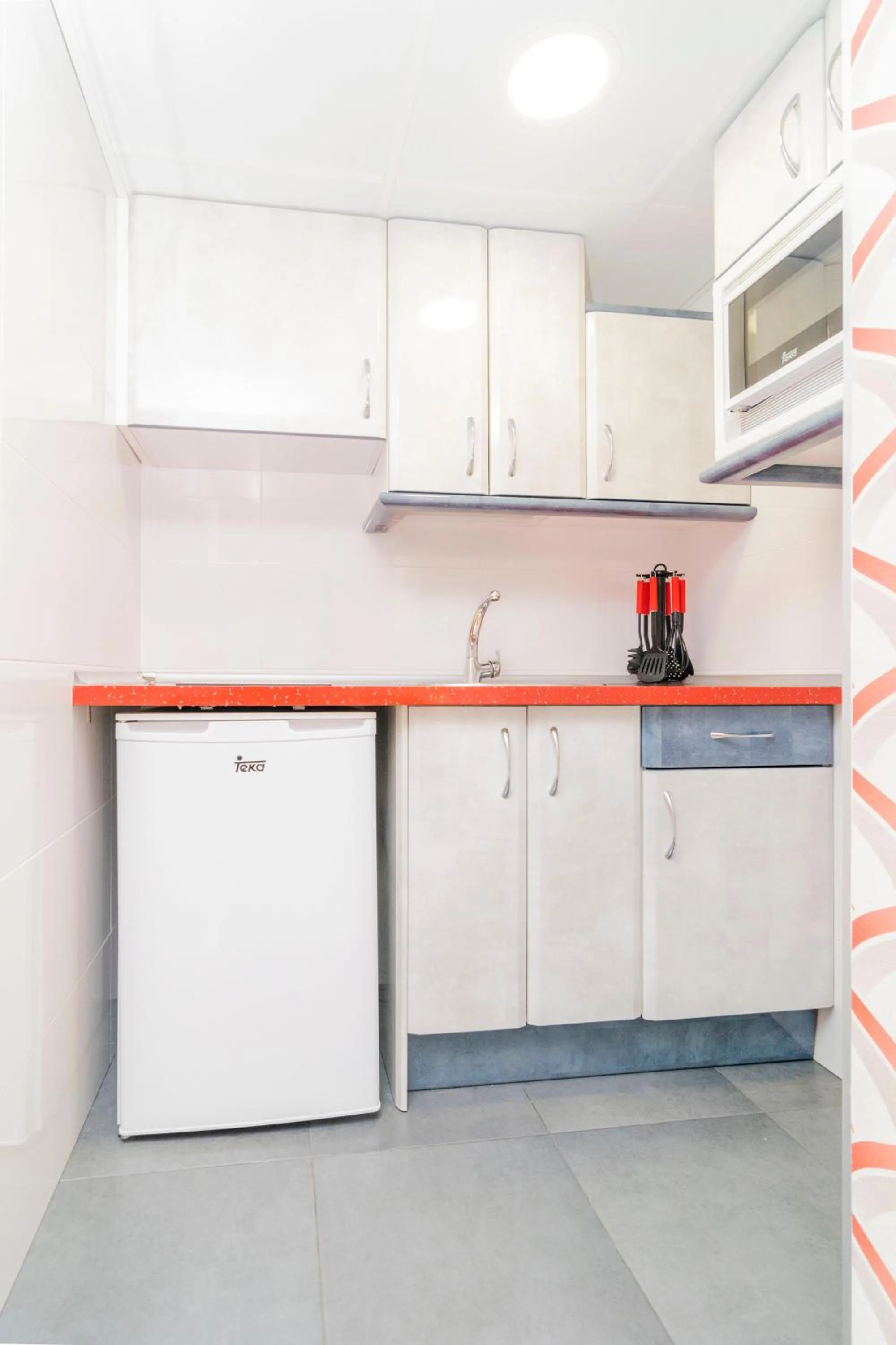 Kitchen or kitchenette in Far Home Gran Vía