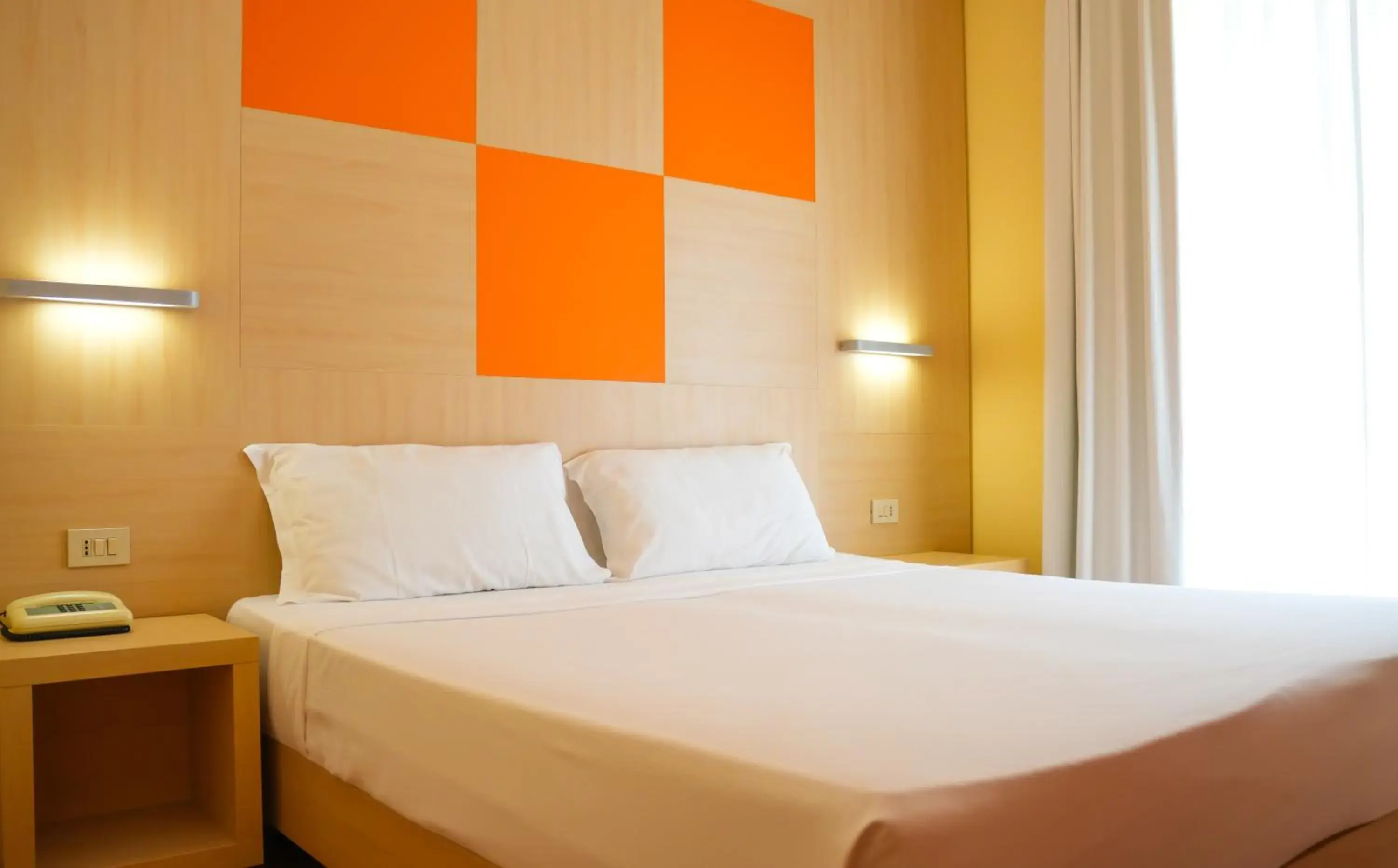 Bedroom, Bed in Hotel Regent Bedroom, Bed in Hotel Regent