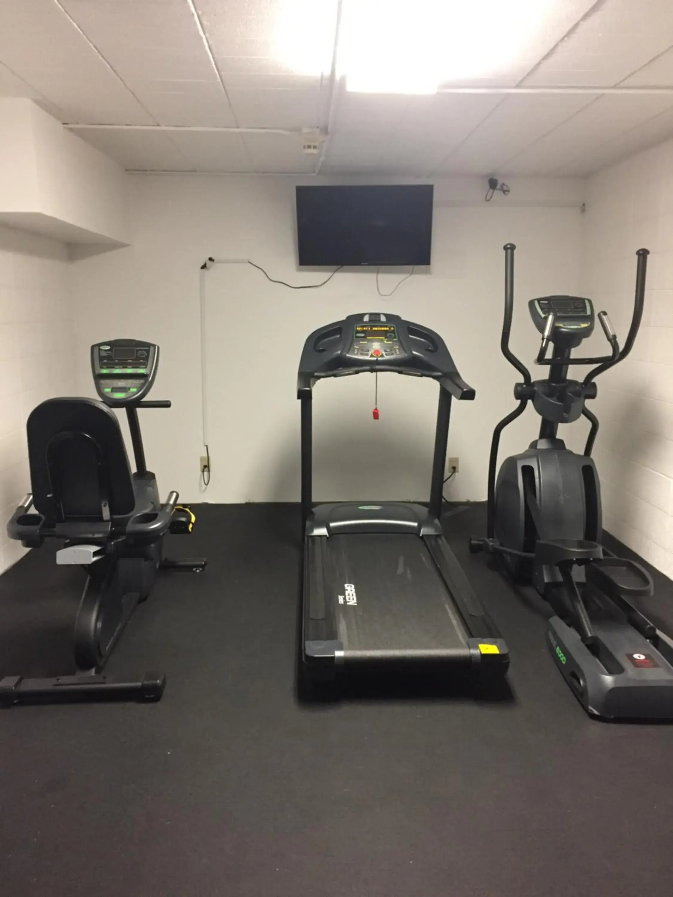 Fitness centre/facilities in Days Inn by Wyndham West Allis/Milwaukee Fitness centre/facilities in Days Inn by Wyndham West Allis/Milwaukee