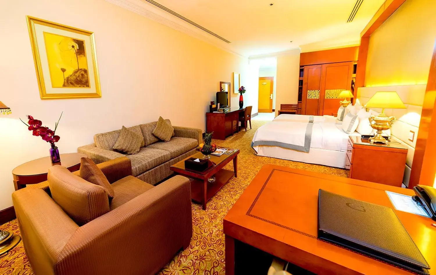 Living room in Grand Excelsior Hotel Al Barsha