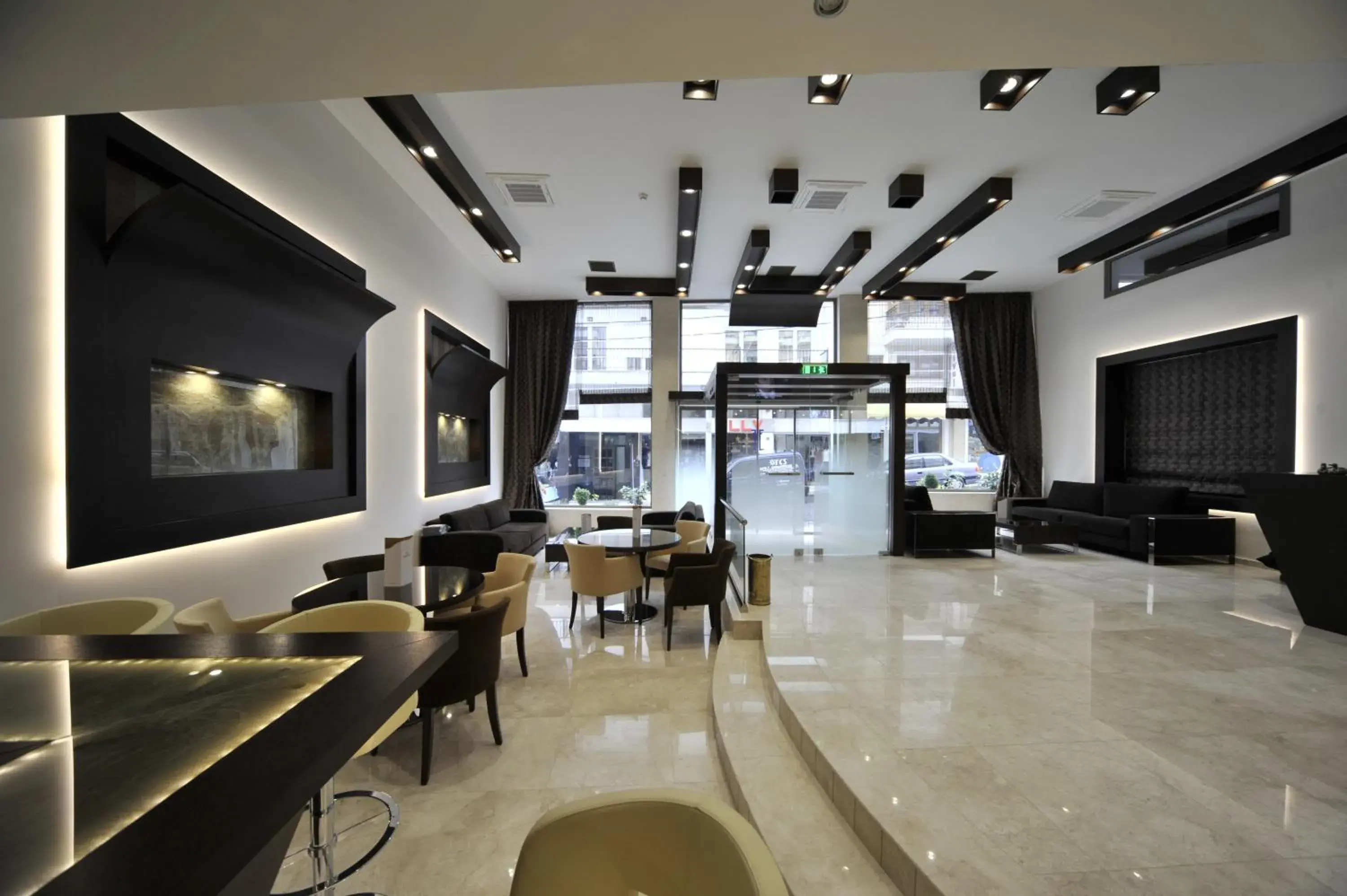 Lobby or reception, Lounge/Bar in Europa Hotel