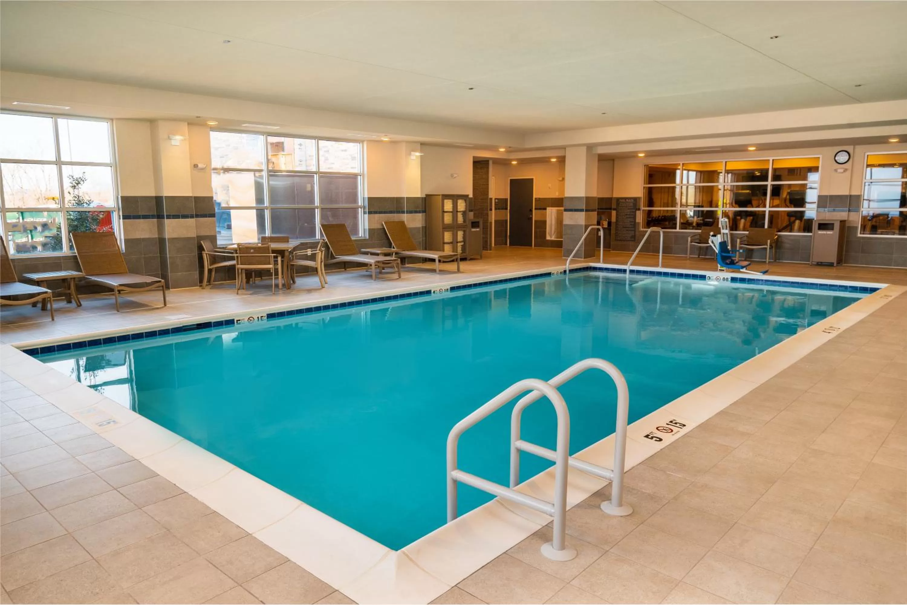 Swimming pool in Hyatt House Nashville/Franklin/Cool Springs