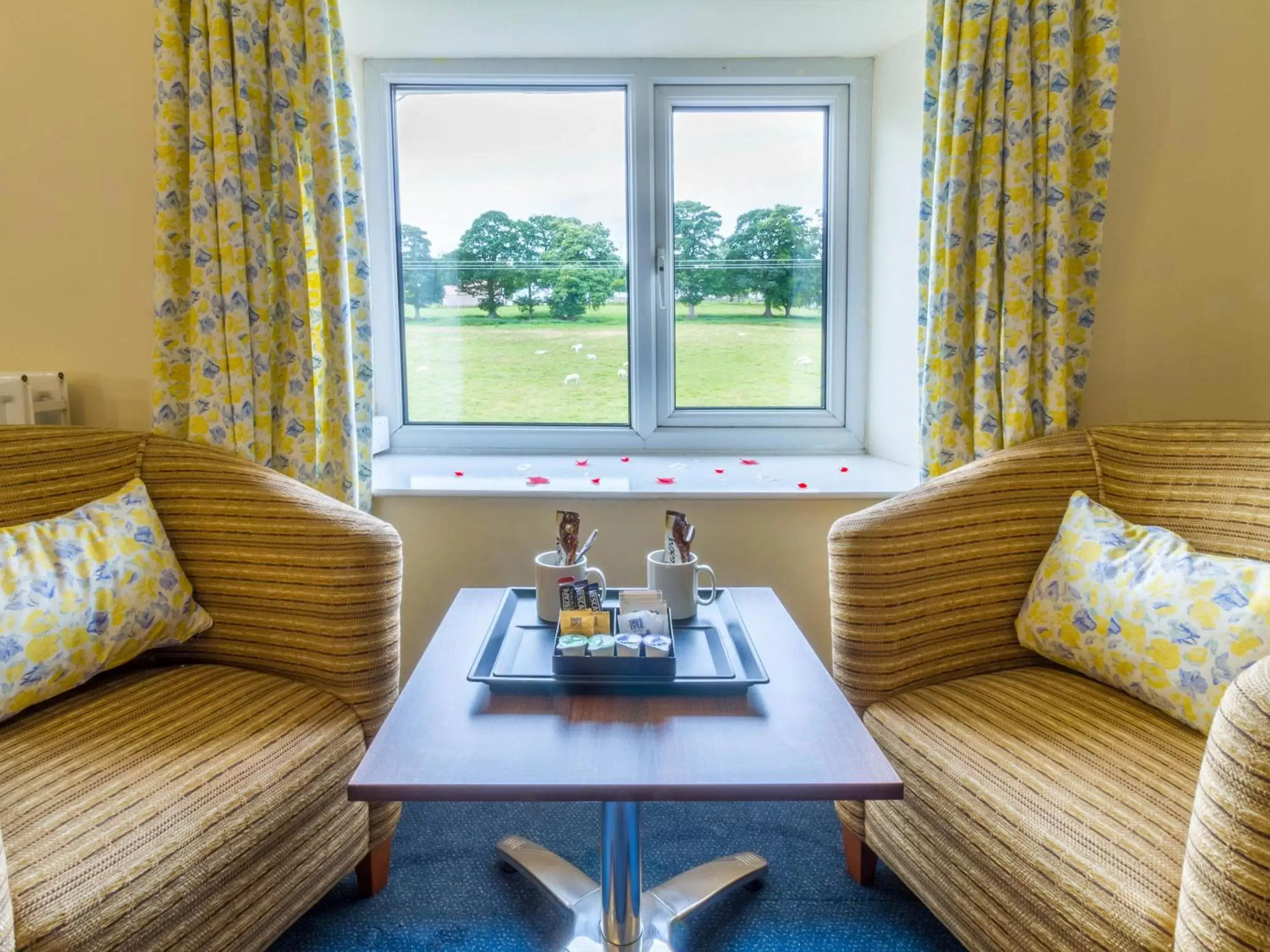 Seating Area in Springfield Hotel & Restaurant