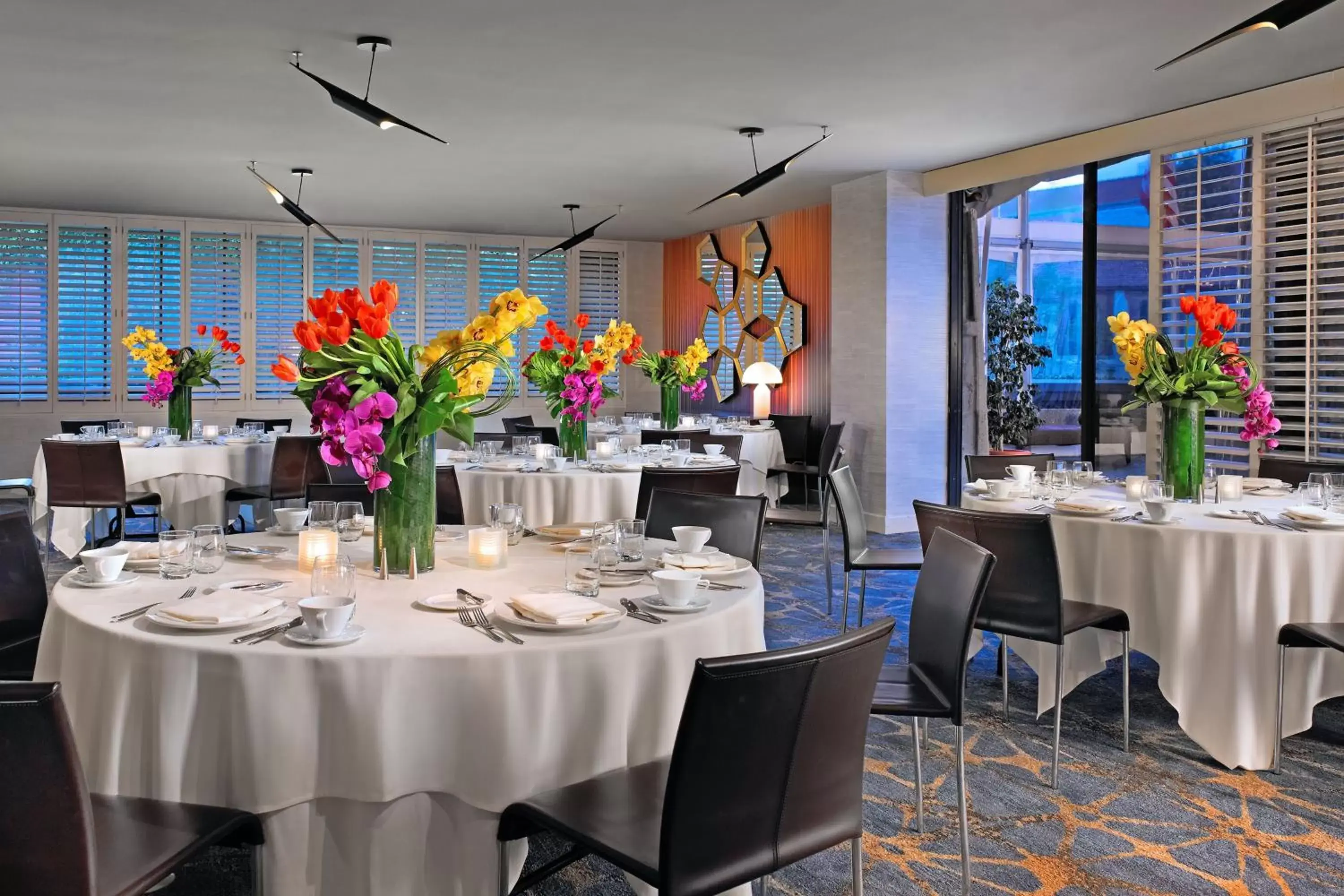 Meeting/conference room, Restaurant/Places to Eat in W Los Angeles – West Beverly Hills