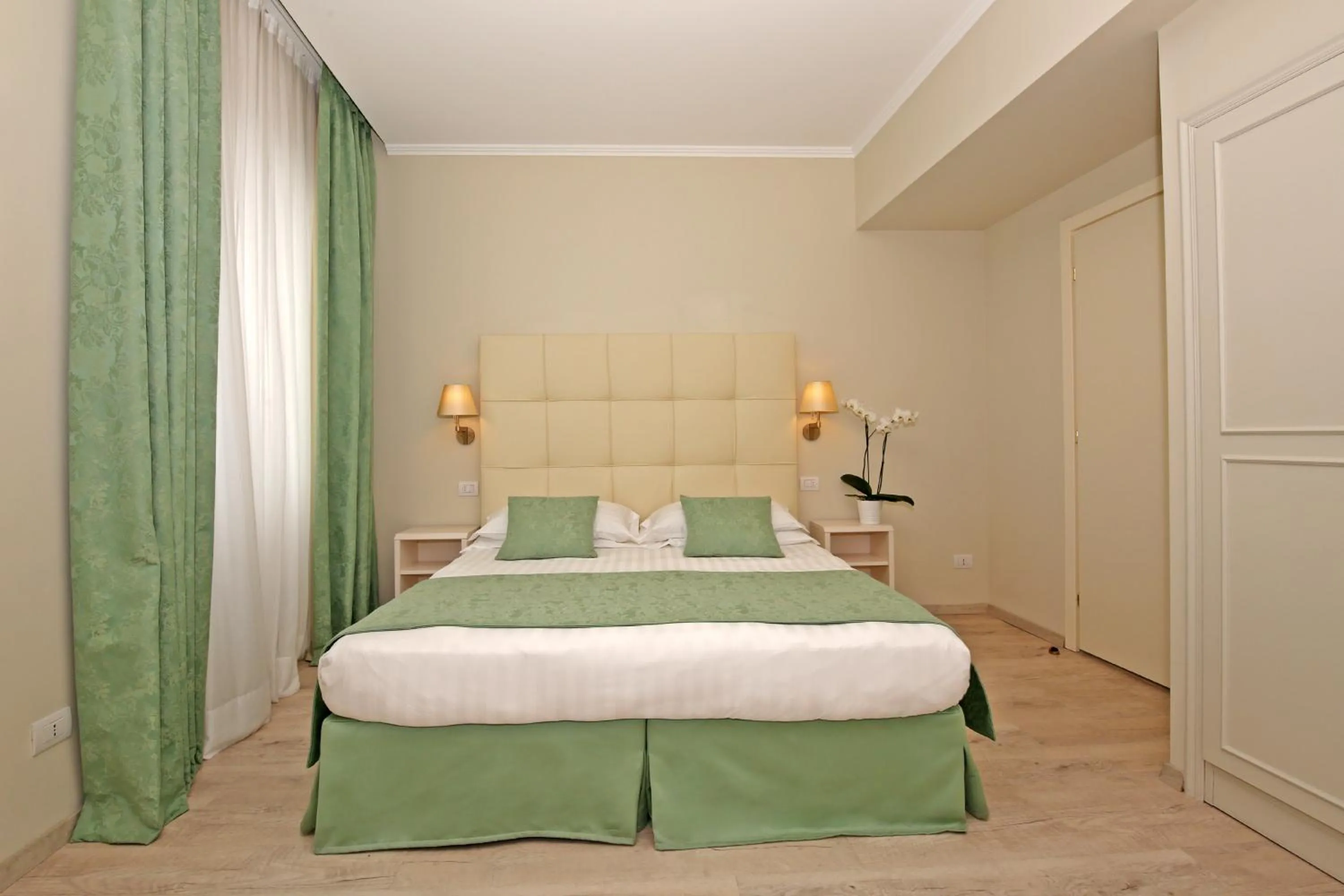 Bedroom, Bed in Hotel Du Lac & SPA