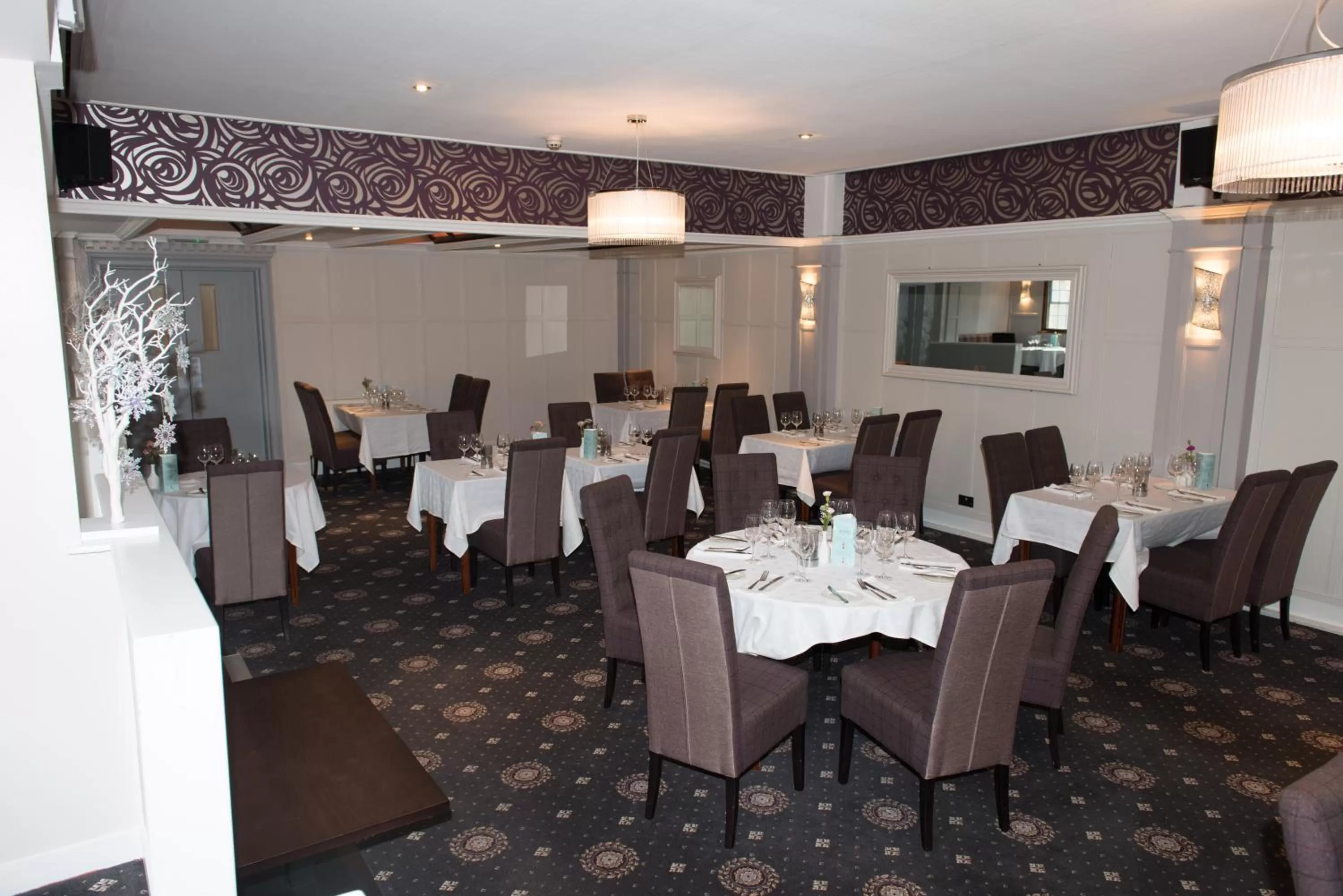 Restaurant/places to eat in Park Hotel