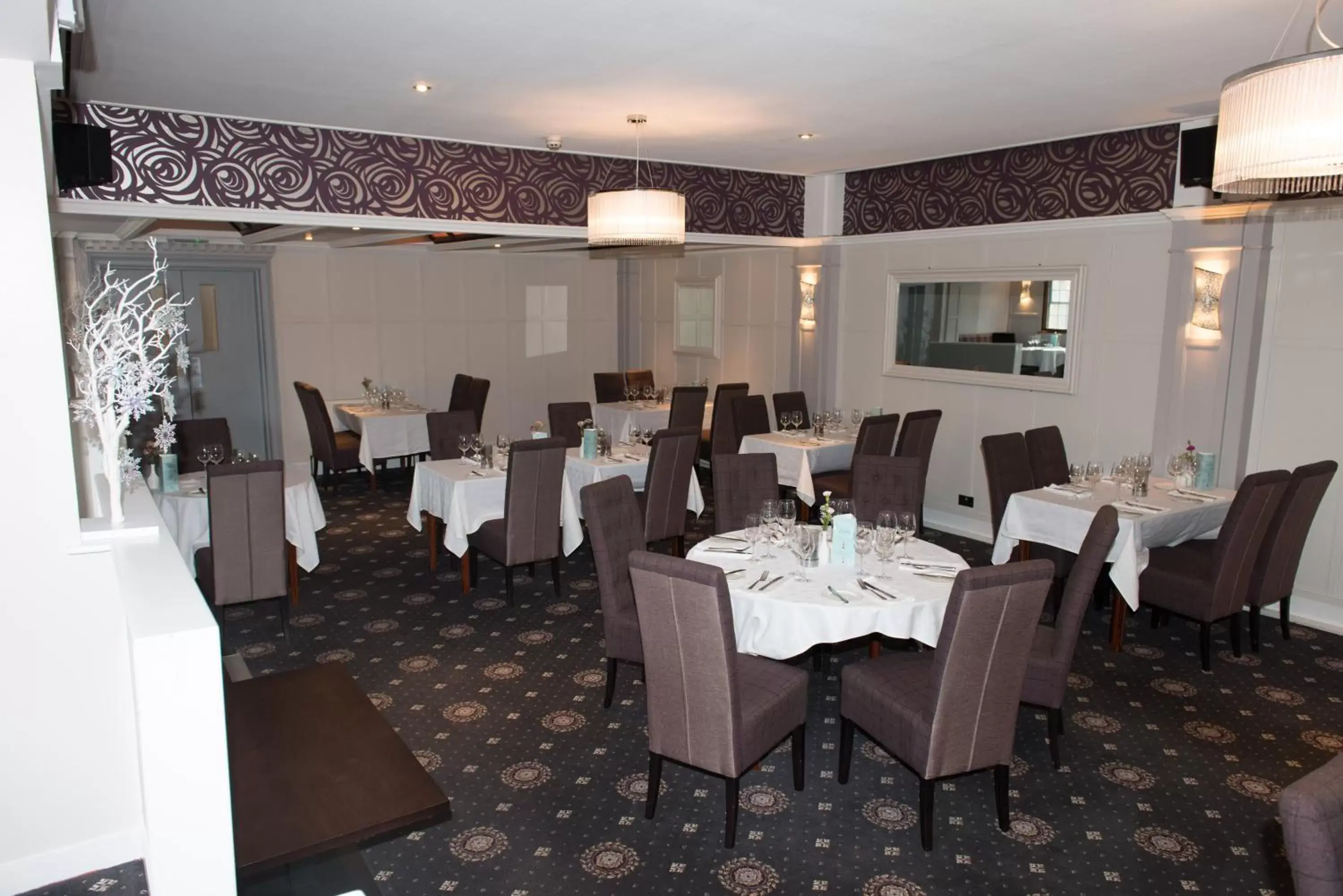 Restaurant/Places to Eat in Park Hotel