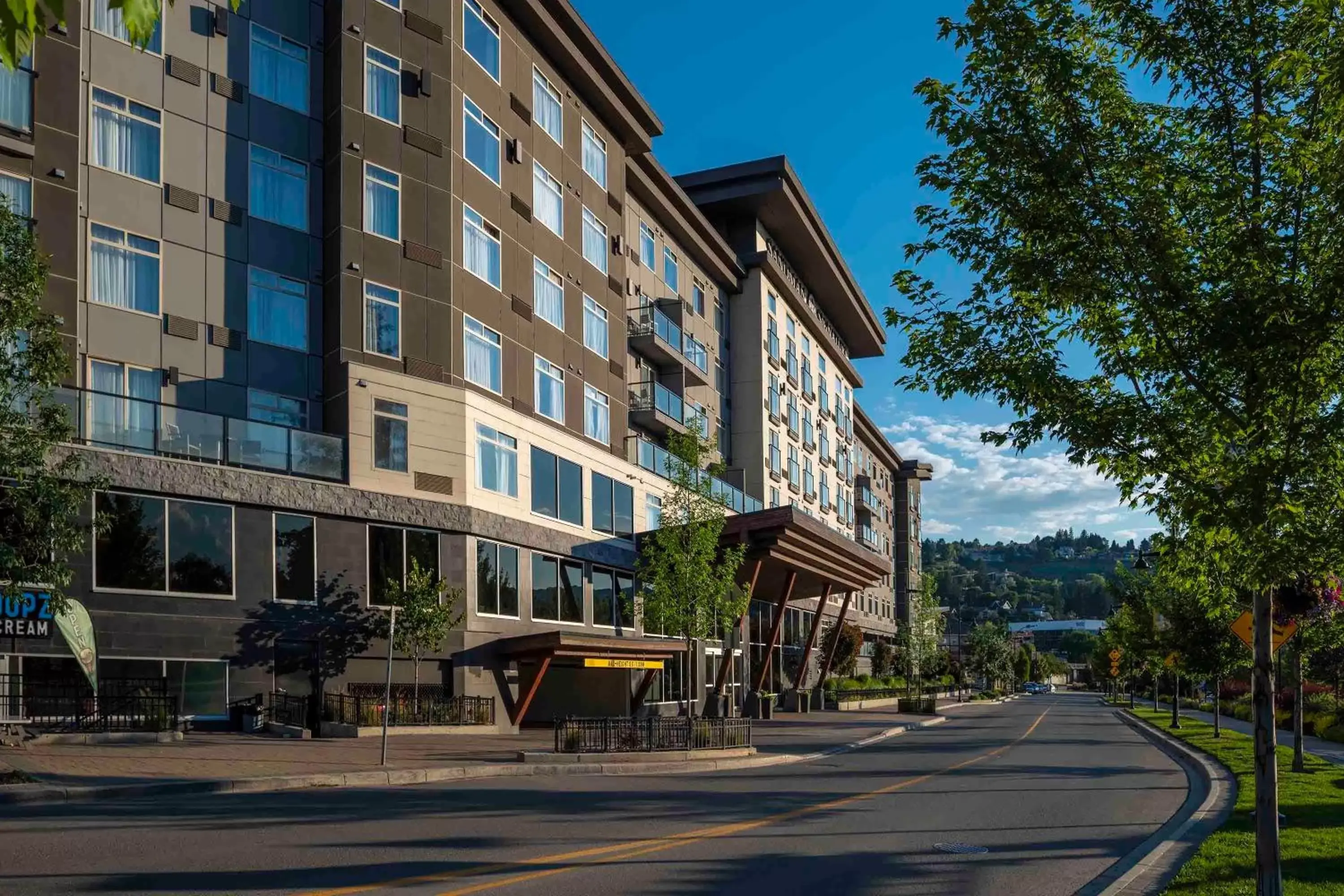 Property building in Sandman Signature Kamloops Hotel Property building in Sandman Signature Kamloops Hotel