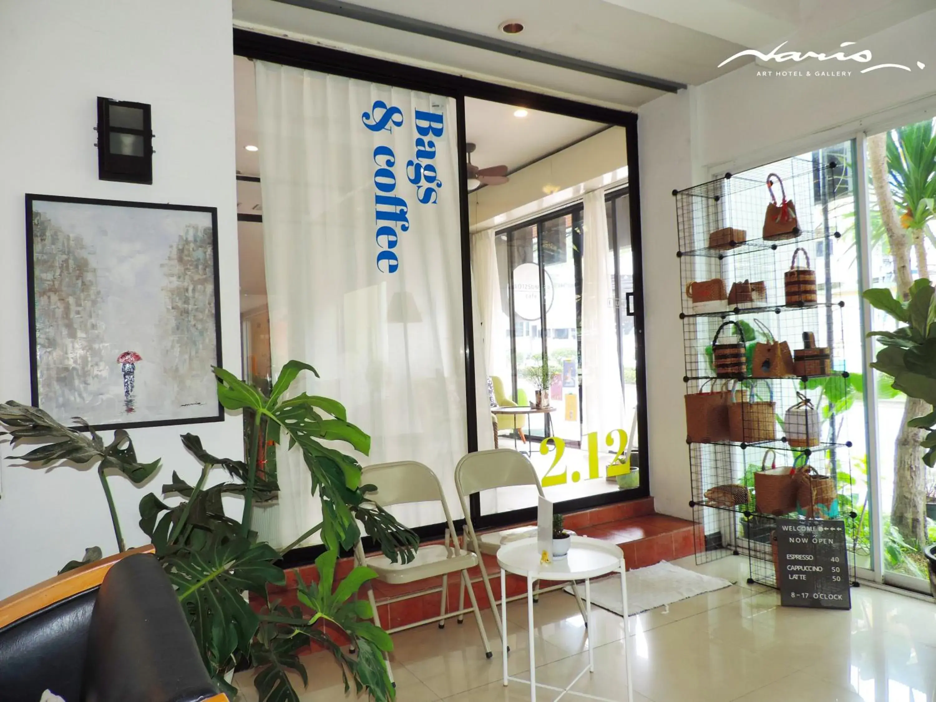 On-site shops in Naris Art Hotel