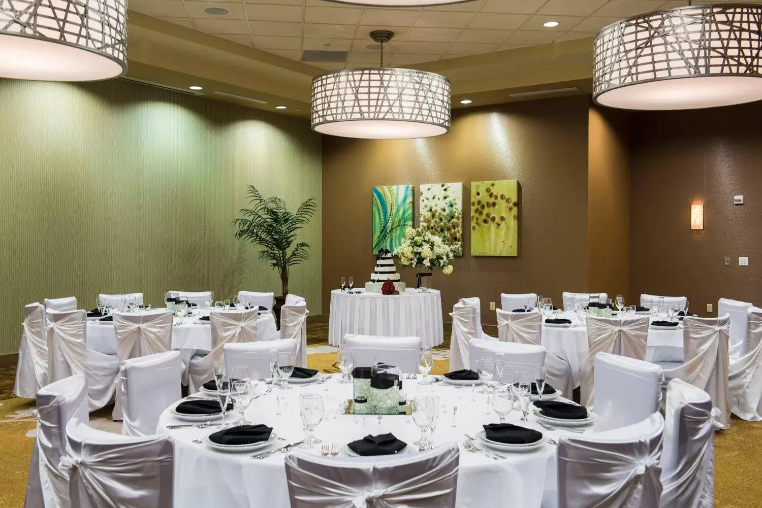 Banquet/Function facilities, Restaurant/Places to Eat in Apache Casino Hotel