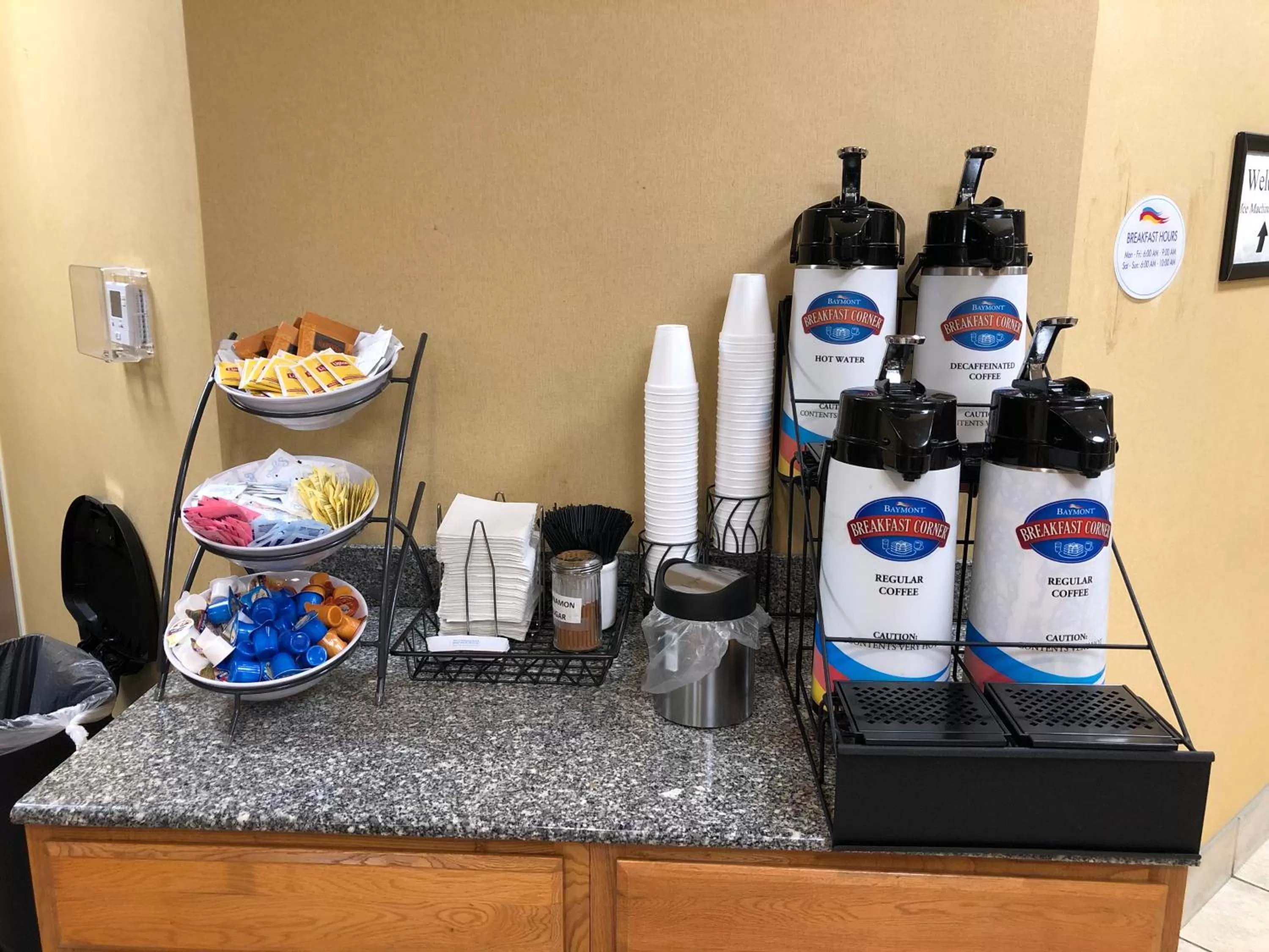 Coffee/tea facilities in Baymont by Wyndham Fort Wayne