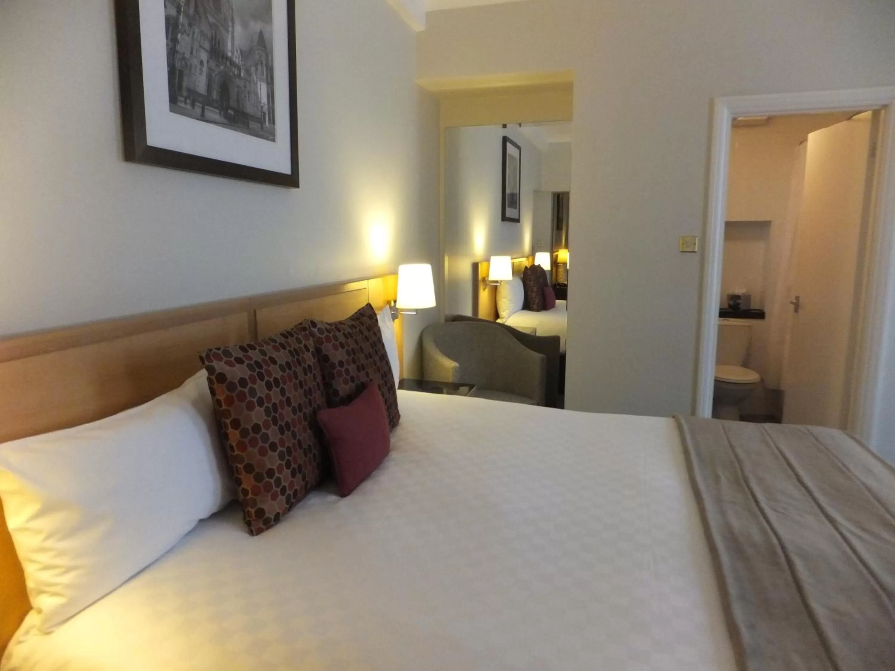 Bedroom, Bed in Thistle London Bloomsbury Park