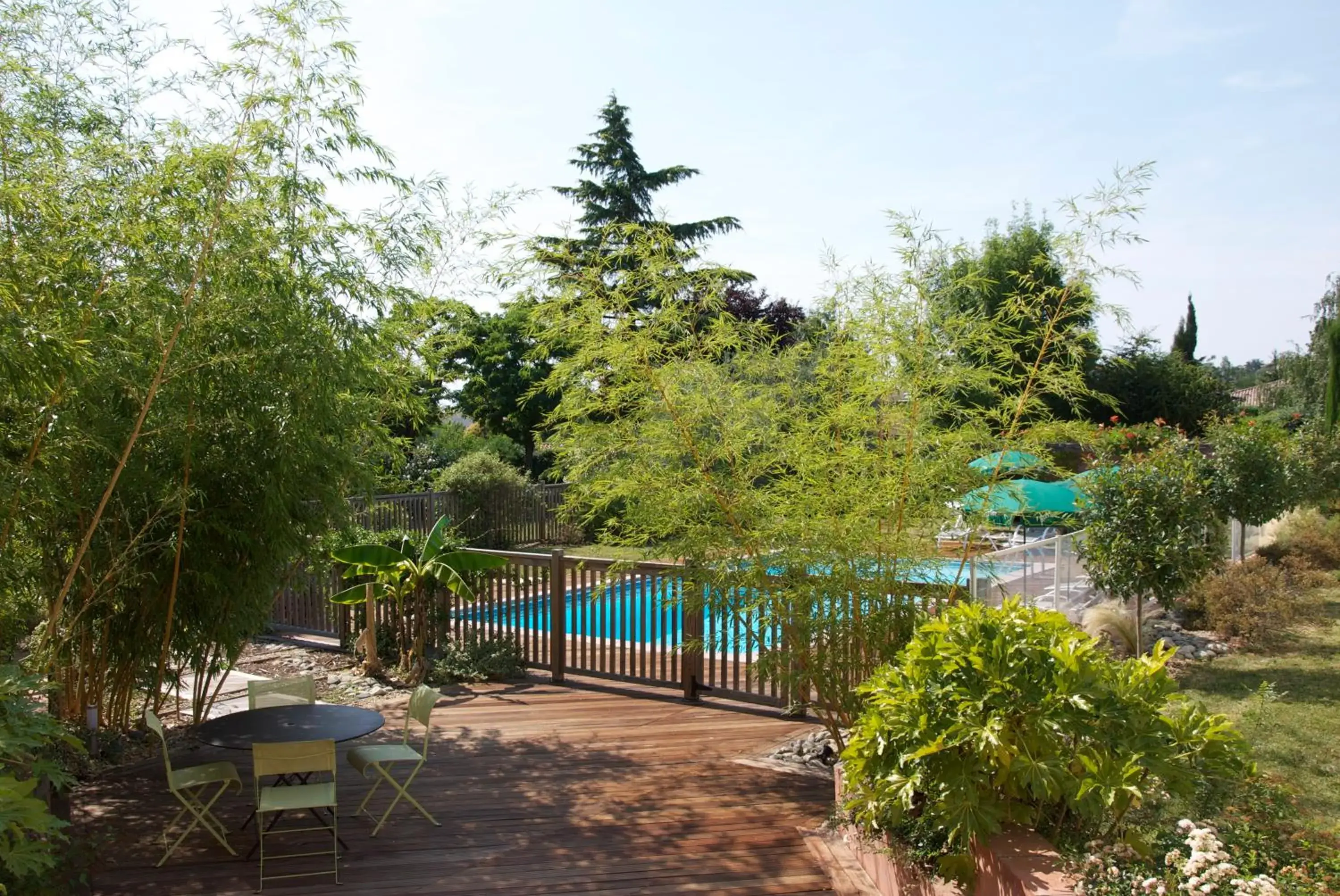 Patio, Swimming Pool in Hôtel Le Barry, Toulouse Nord