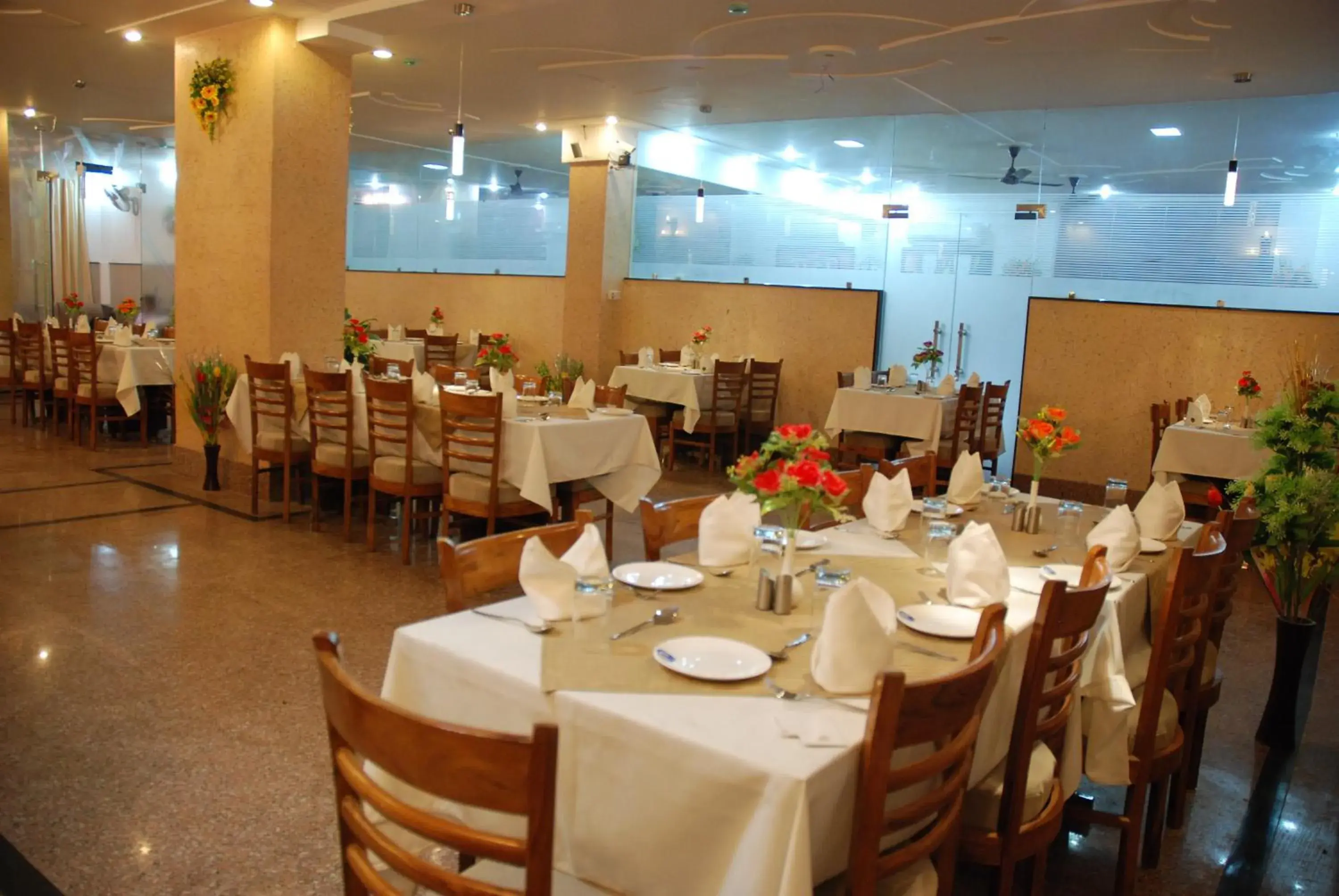 Restaurant/Places to Eat in Hotel Ganpati Palace