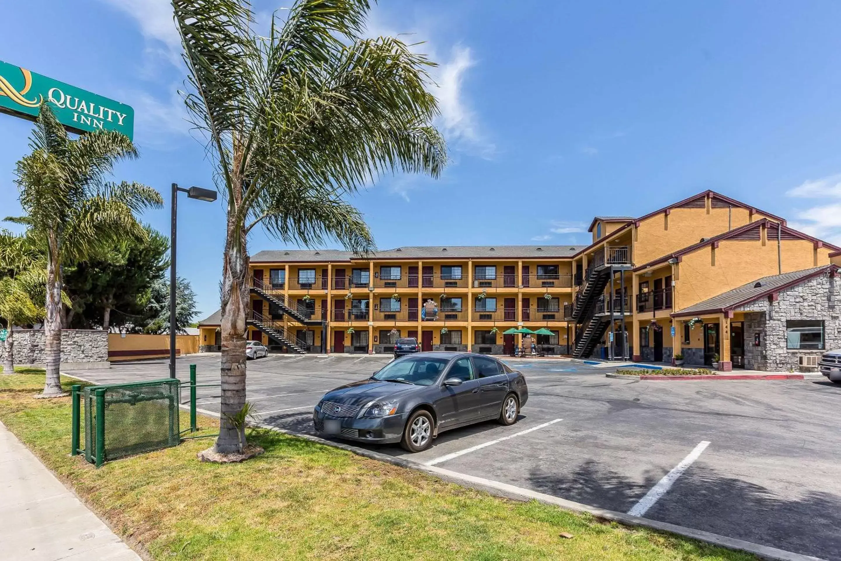Property Building in Quality Inn Salinas