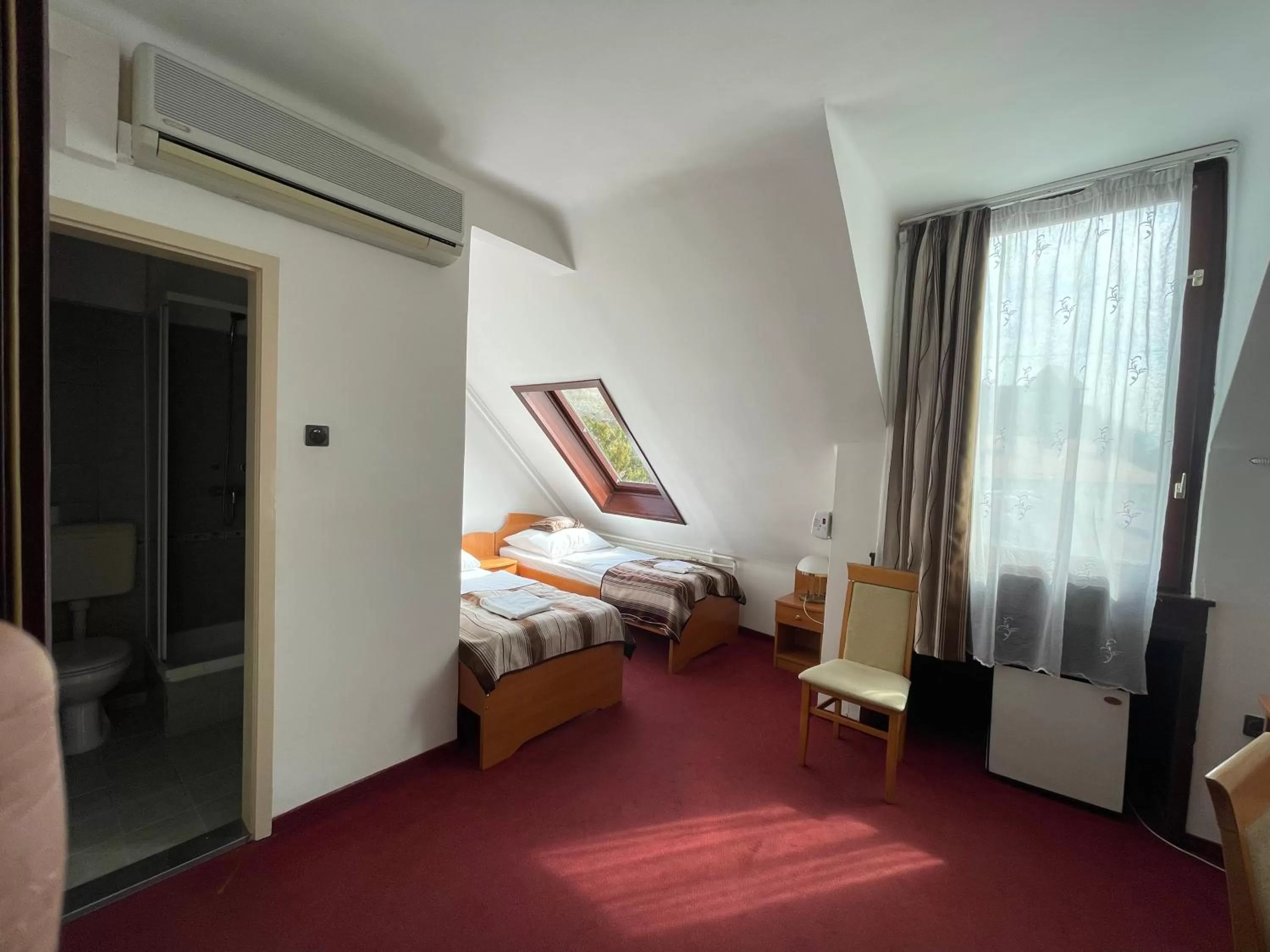 Bed in Hotel Minaret&Étterem