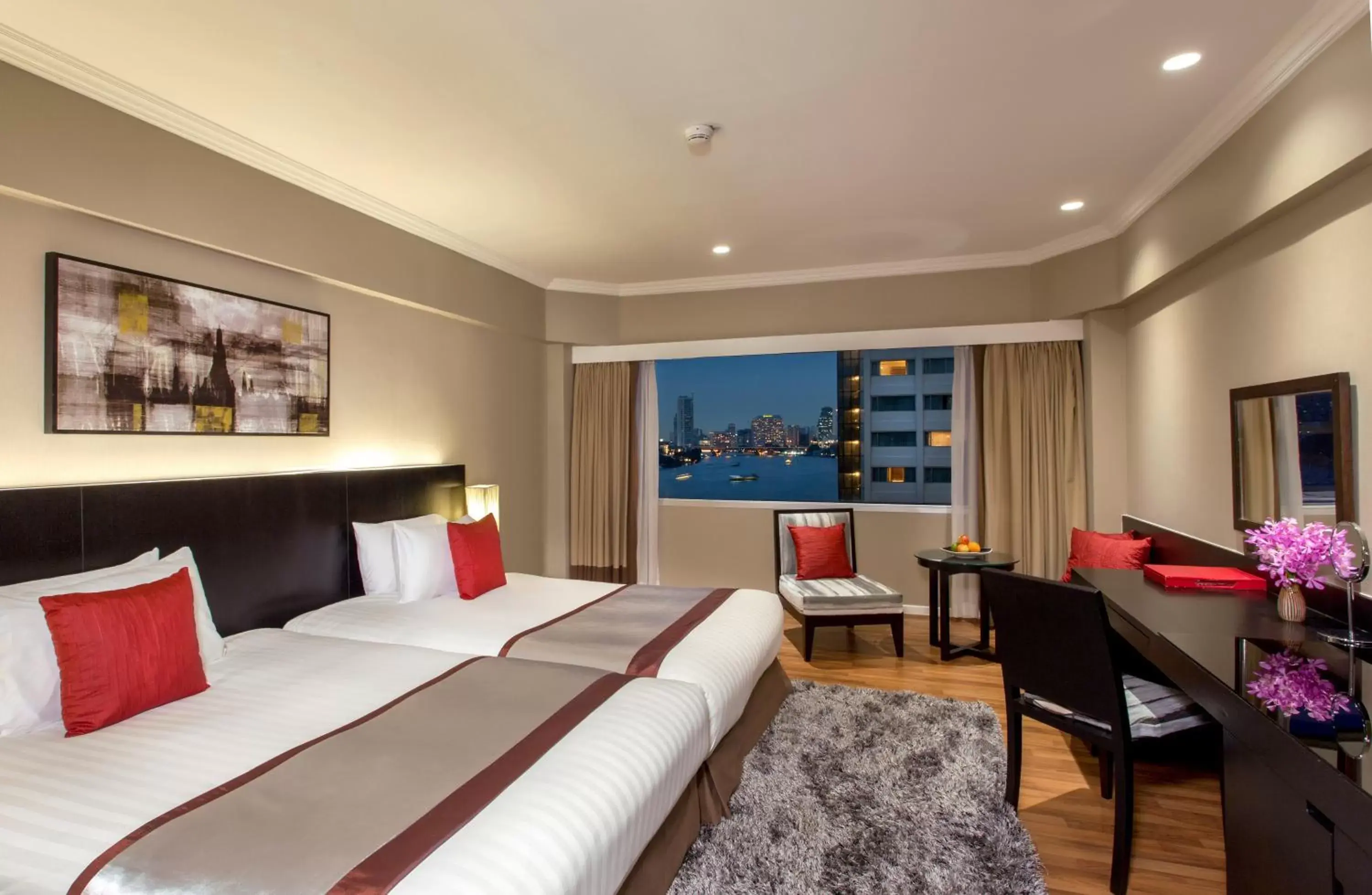 Deluxe Twin Room with River View in Ramada Plaza by Wyndham Bangkok Menam Riverside